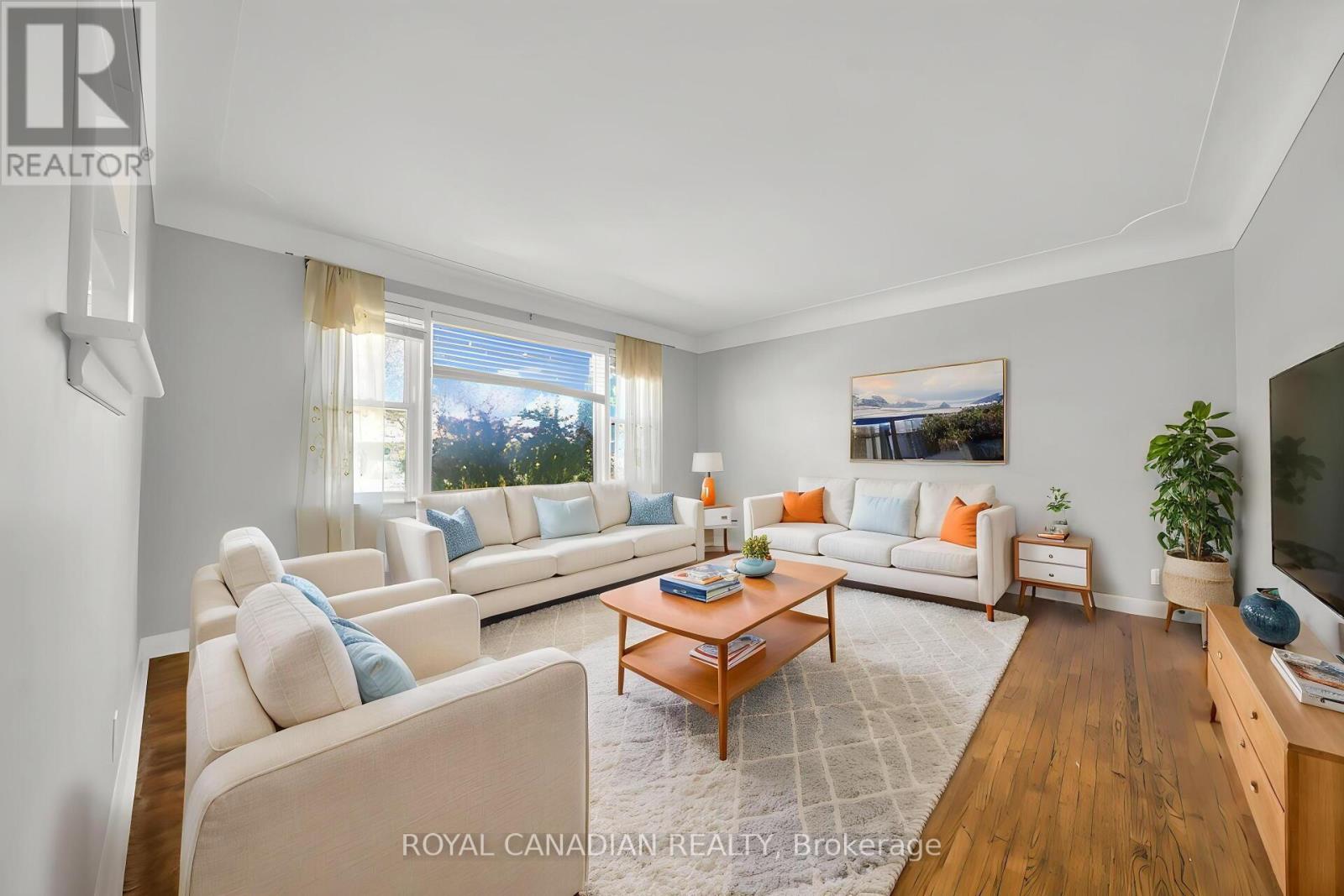 457 Dumfries Avenue Property Photo 8