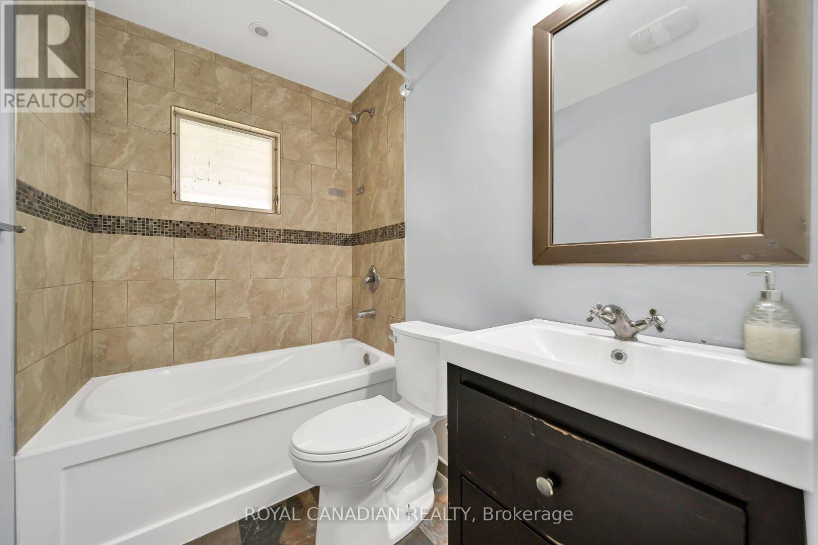 457 Dumfries Avenue Property Photo 23