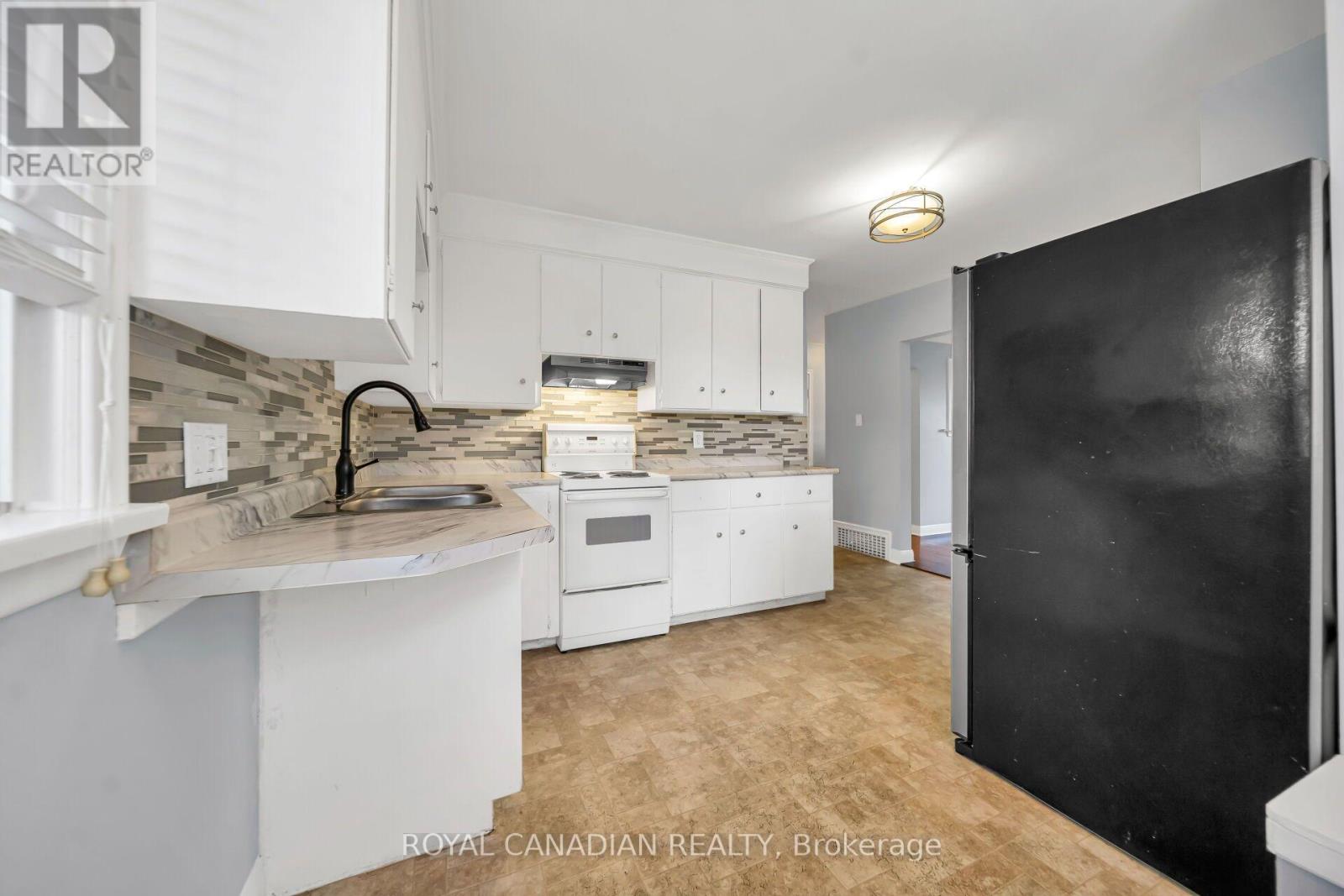 457 Dumfries Avenue Property Photo 28