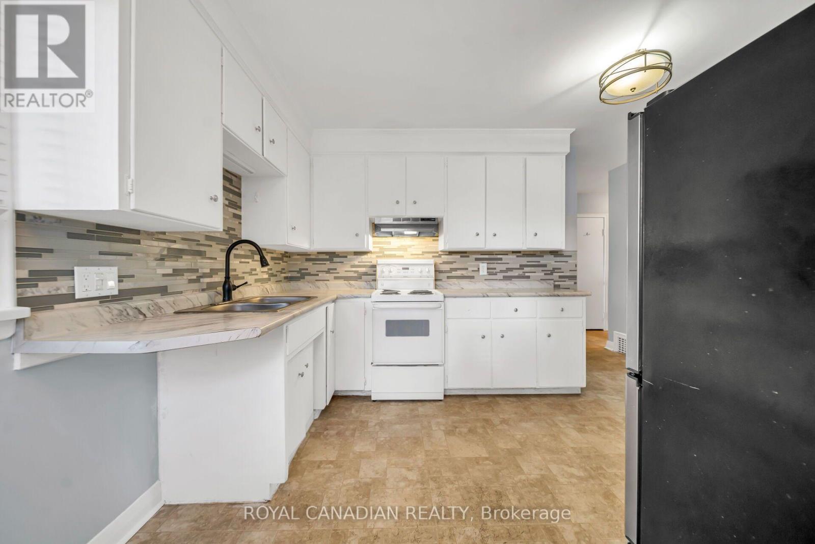 457 Dumfries Avenue Property Photo 29