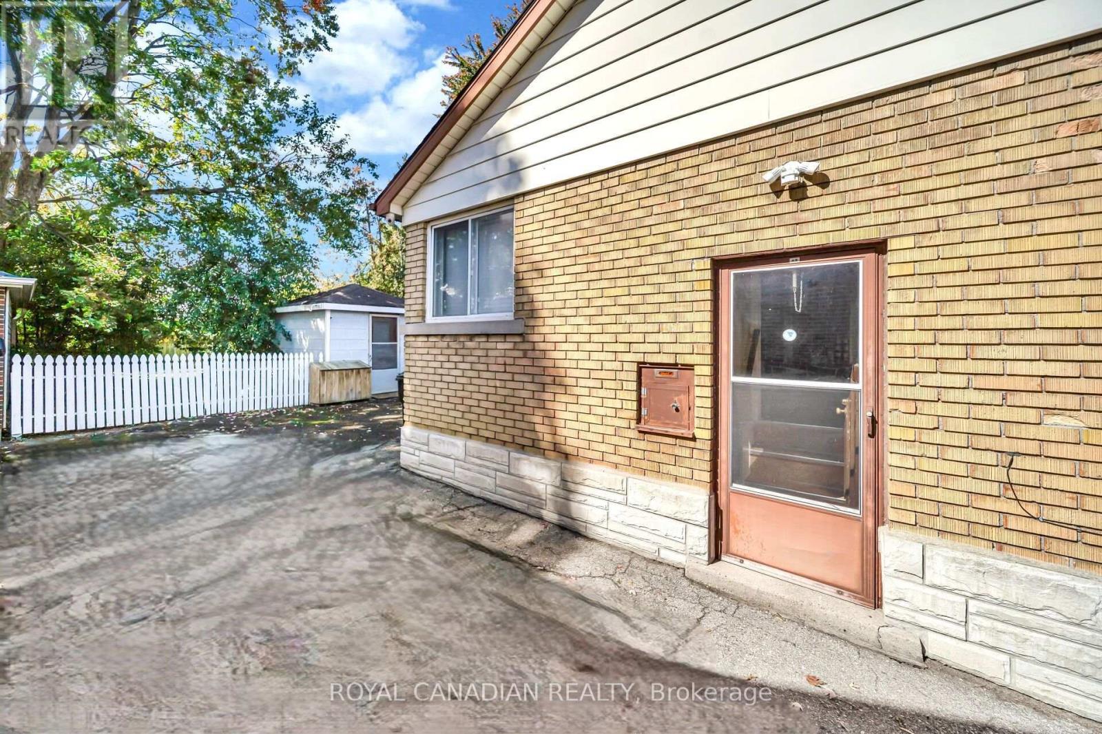457 Dumfries Avenue Property Photo 43