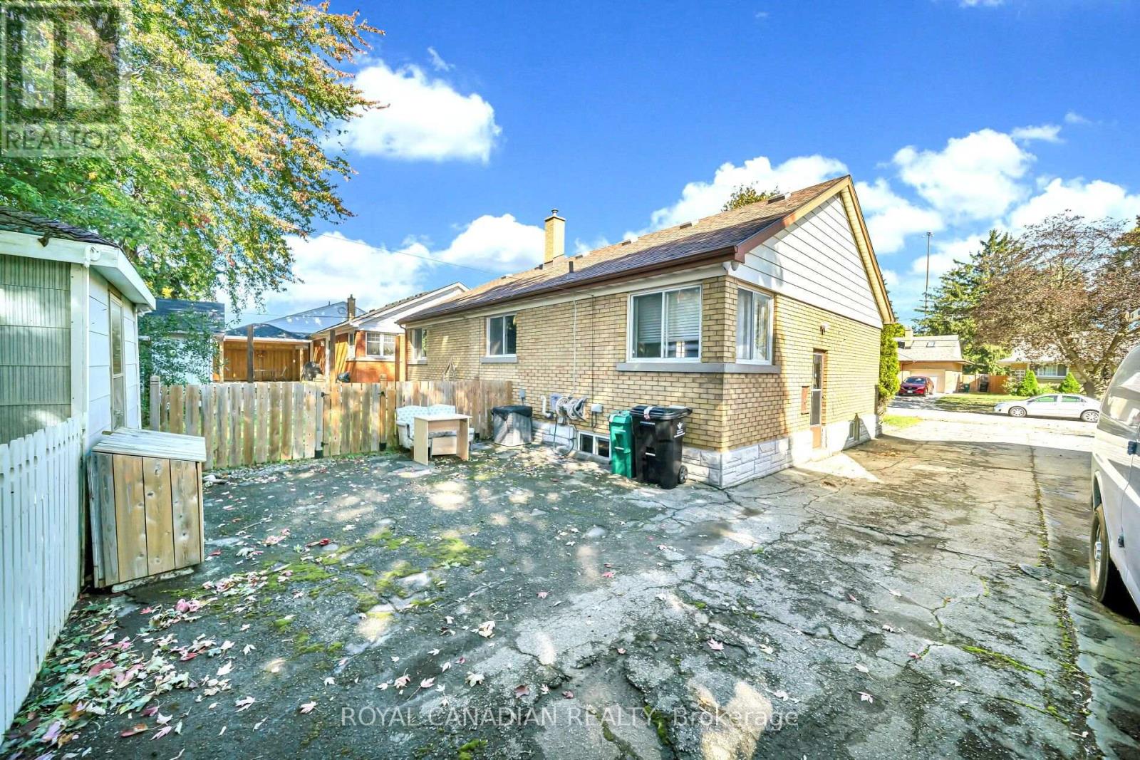 457 Dumfries Avenue Property Photo 45