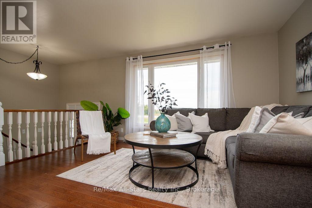 530 Centreline Road Property Photo 6