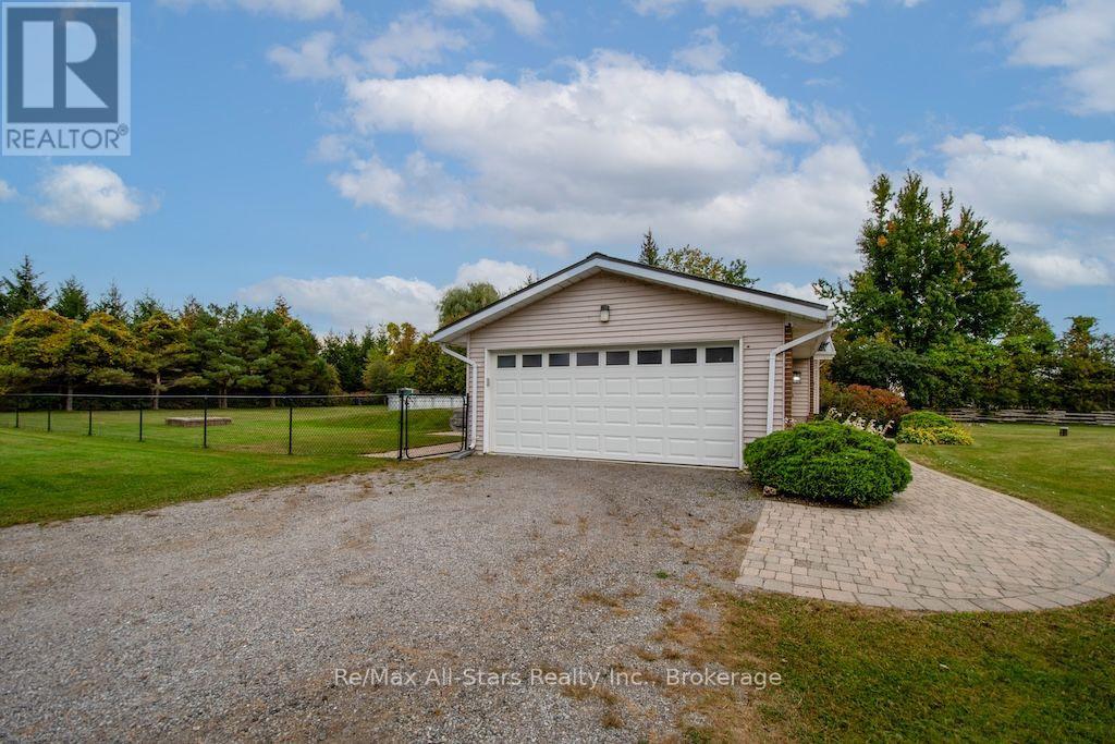 530 Centreline Road Property Photo 34