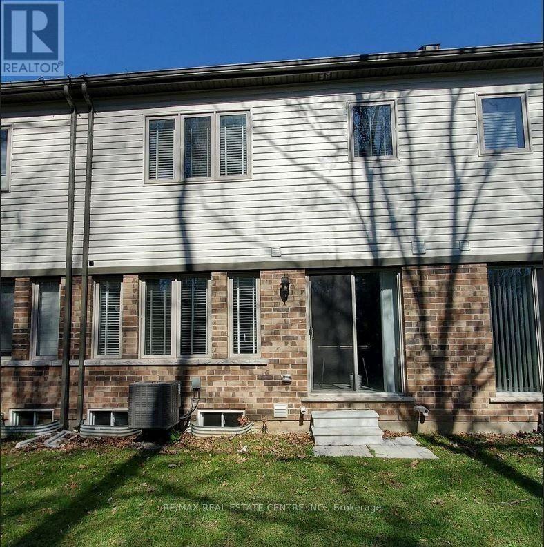 27 - 570 Linden Drive Property Photo 7