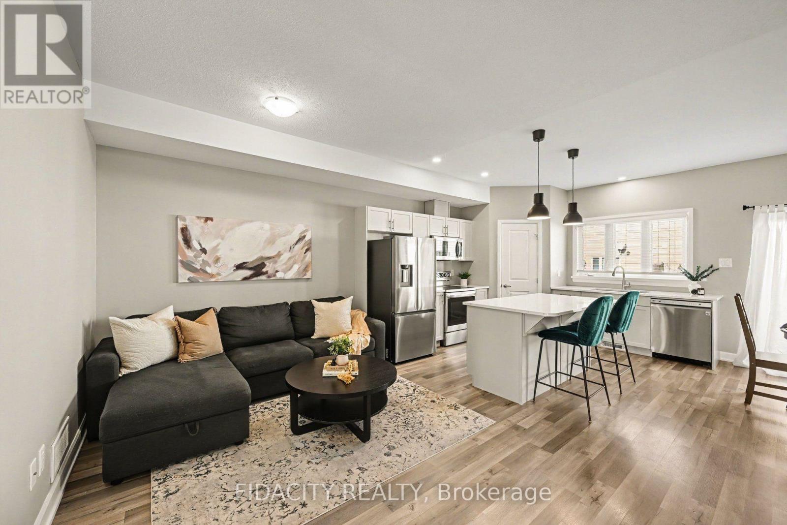 68 Vimy Ridge Crescent Property Photo 4