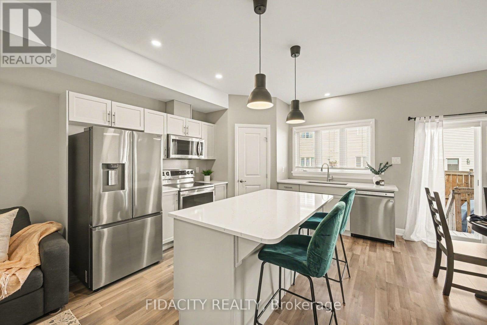 68 Vimy Ridge Crescent Property Photo 7