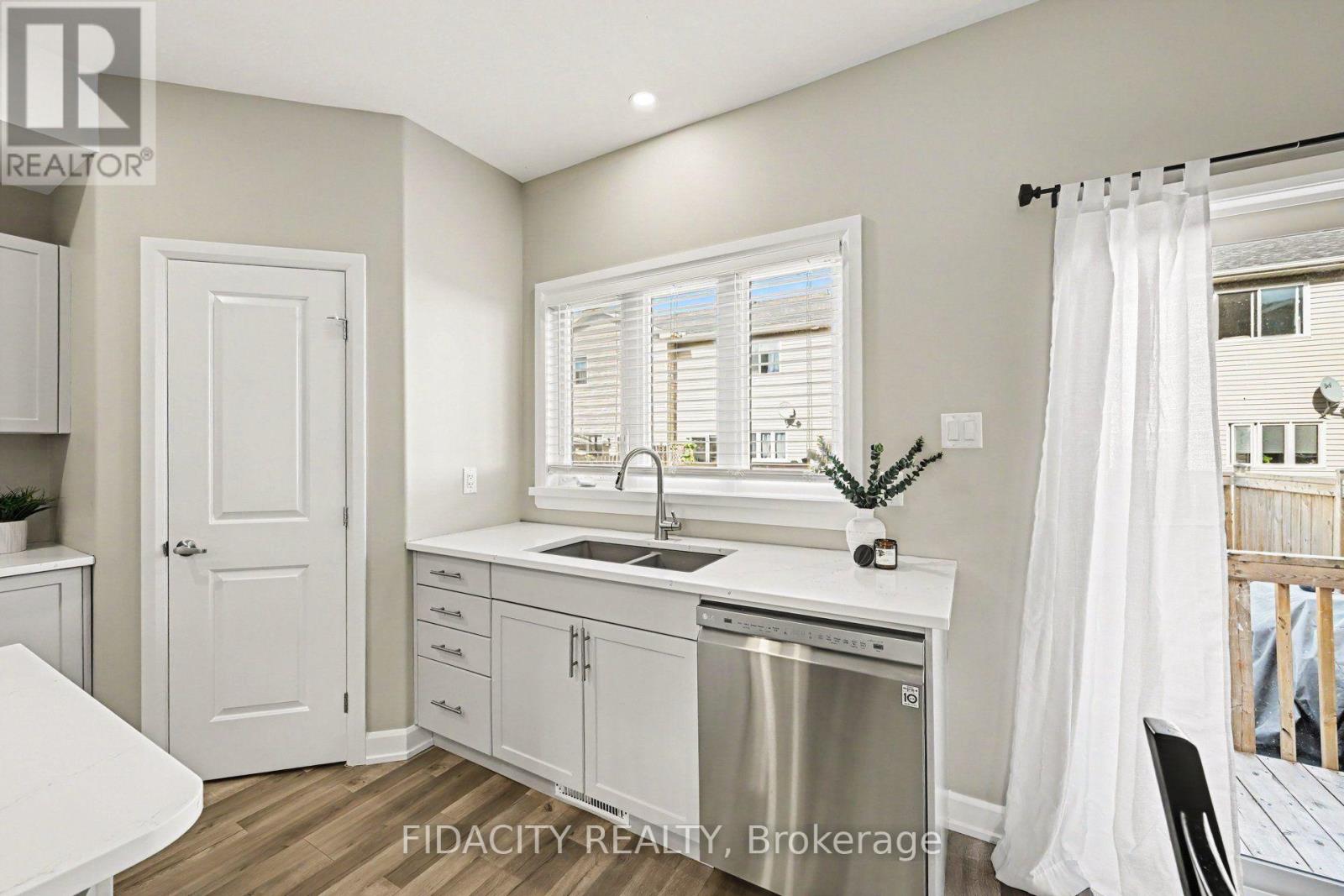 68 Vimy Ridge Crescent Property Photo 10