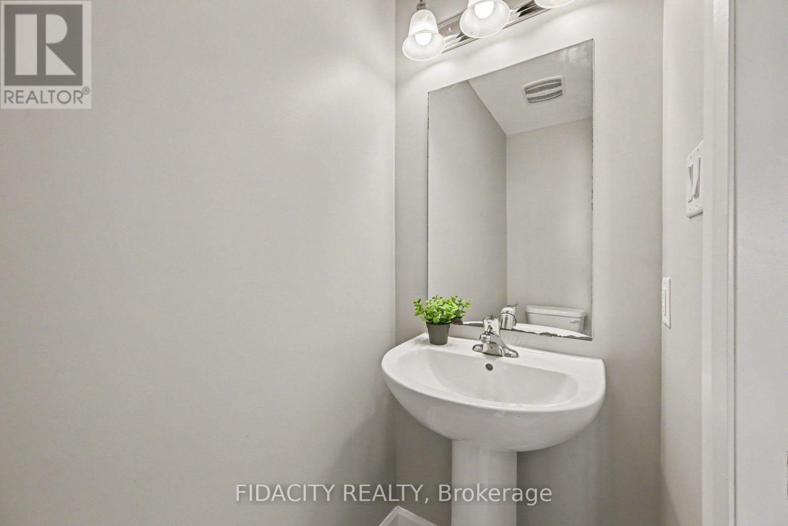 68 Vimy Ridge Crescent Property Photo 14