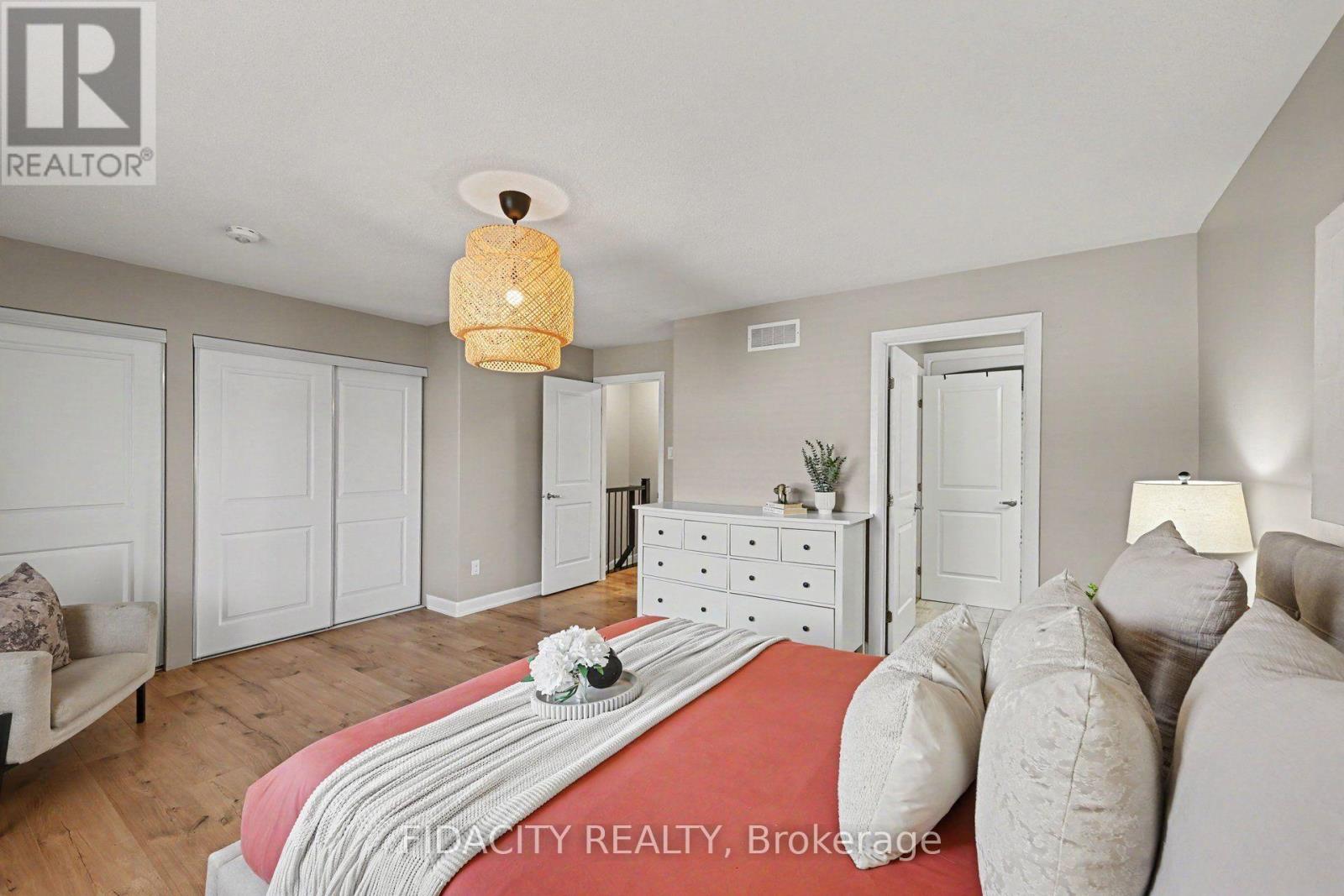 68 Vimy Ridge Crescent Property Photo 18
