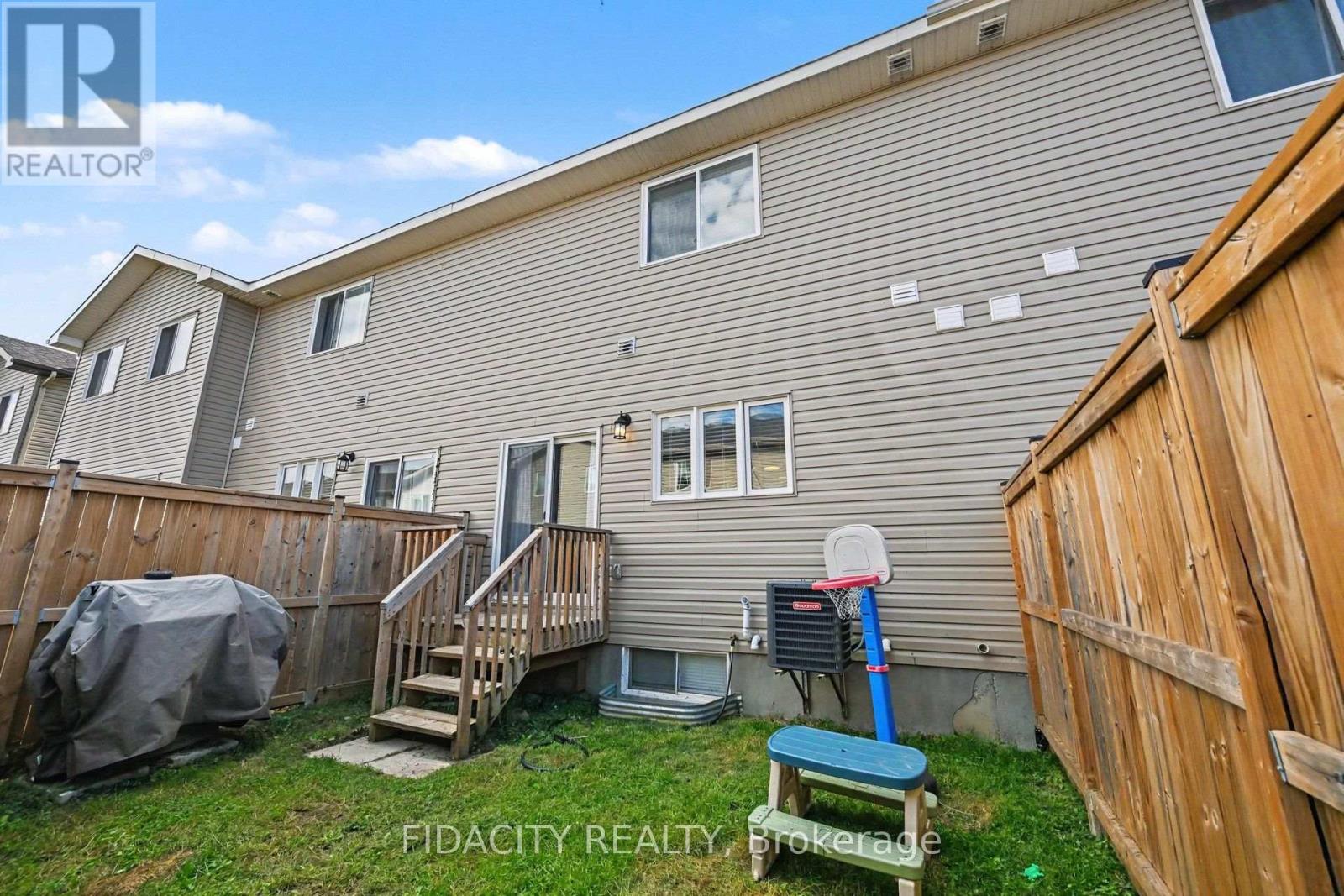 68 Vimy Ridge Crescent Property Photo 28