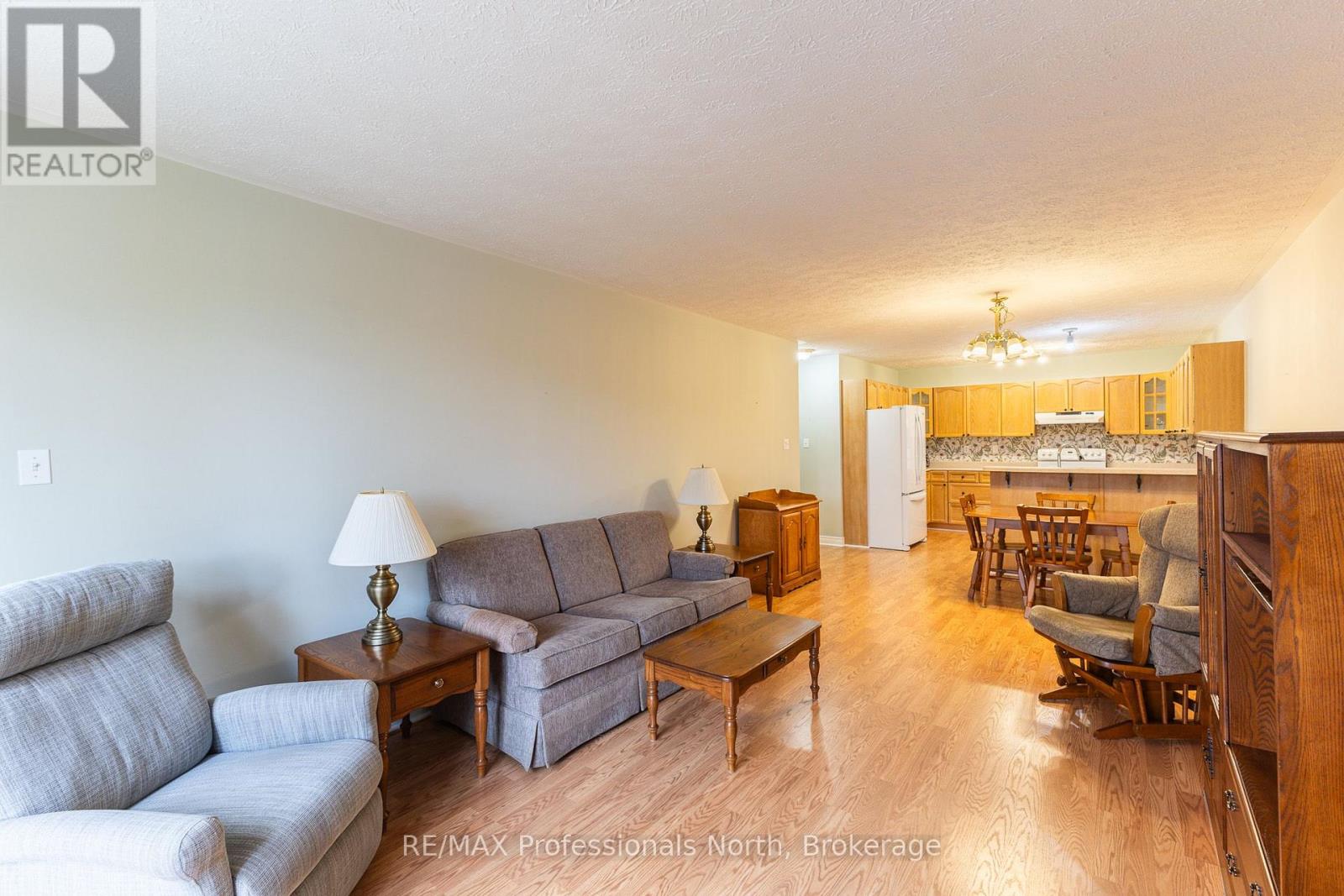 204 - 35 Dairy Lane W Property Photo 8
