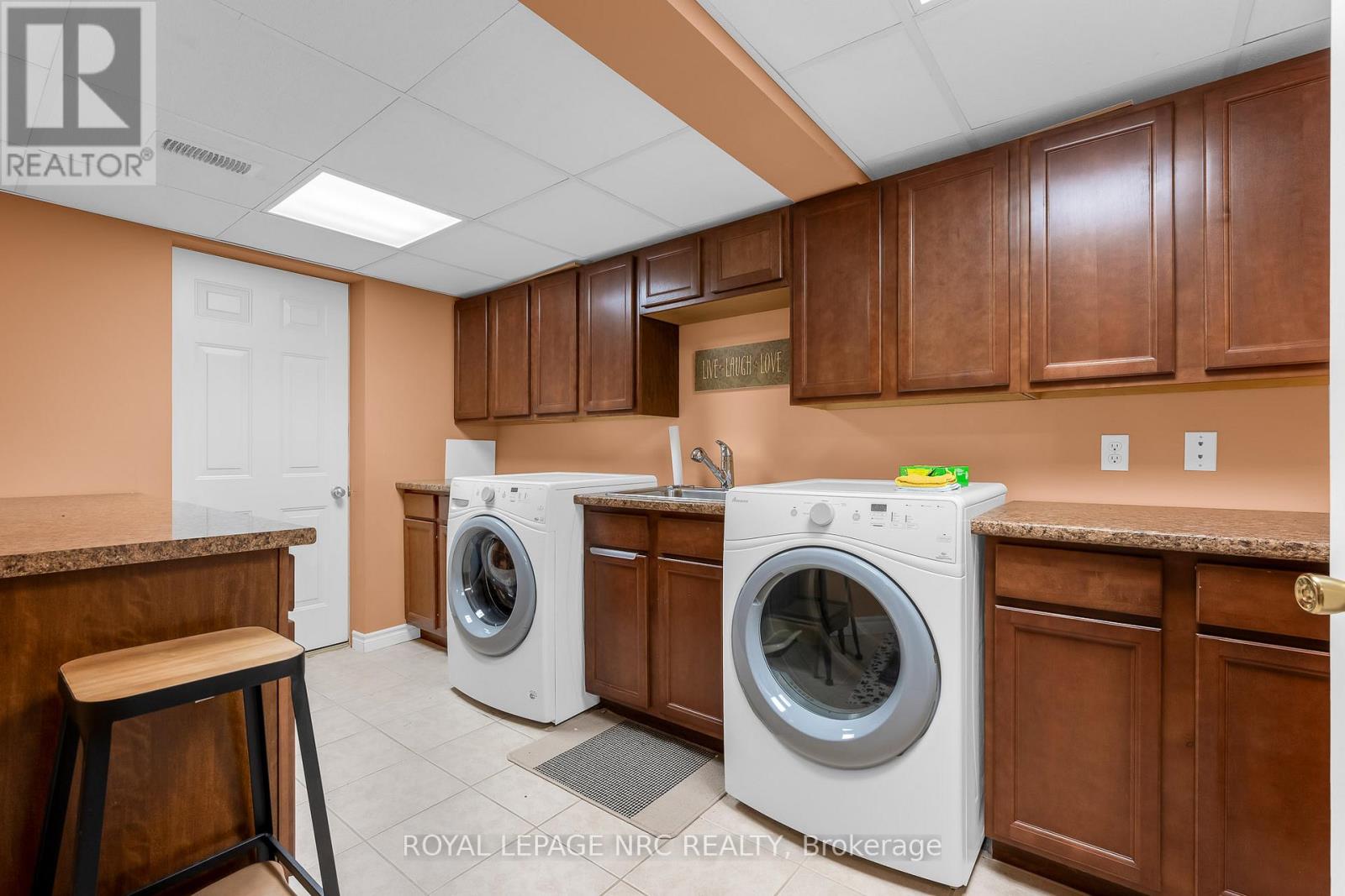 31 Thorold Road E Property Photo 24