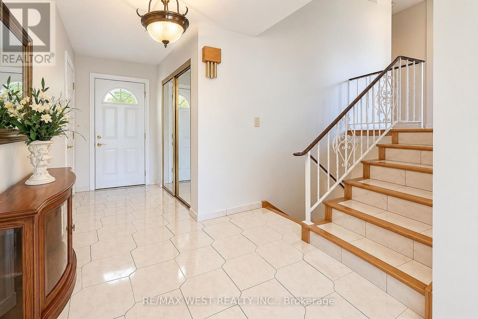 34 Glen Castle Drive Property Photo 2