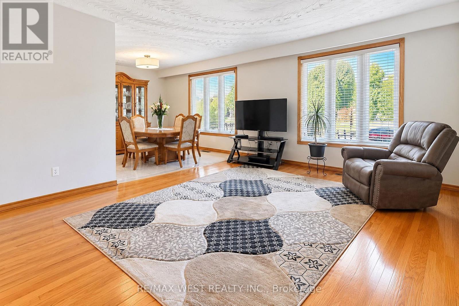 34 Glen Castle Drive Property Photo 4