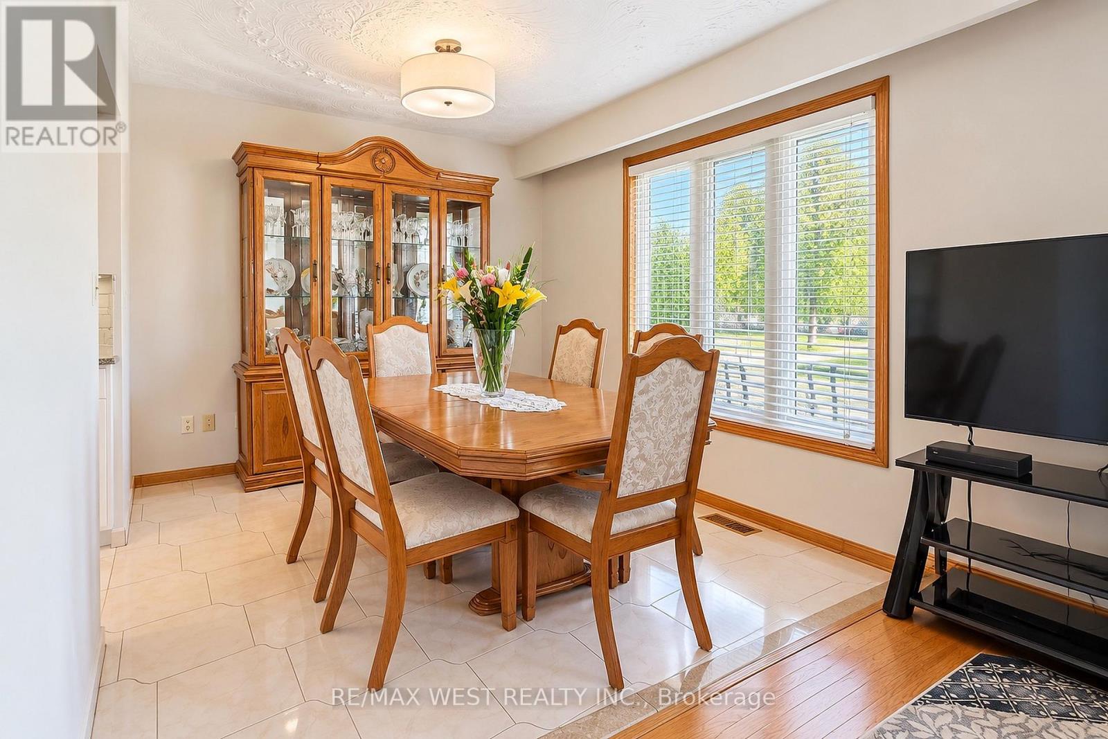 34 Glen Castle Drive Property Photo 5