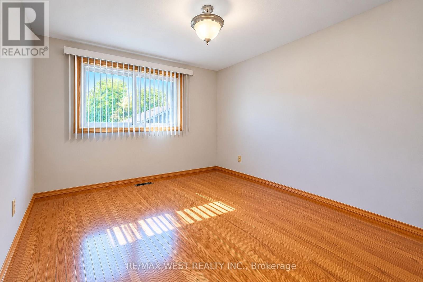34 Glen Castle Drive Property Photo 8