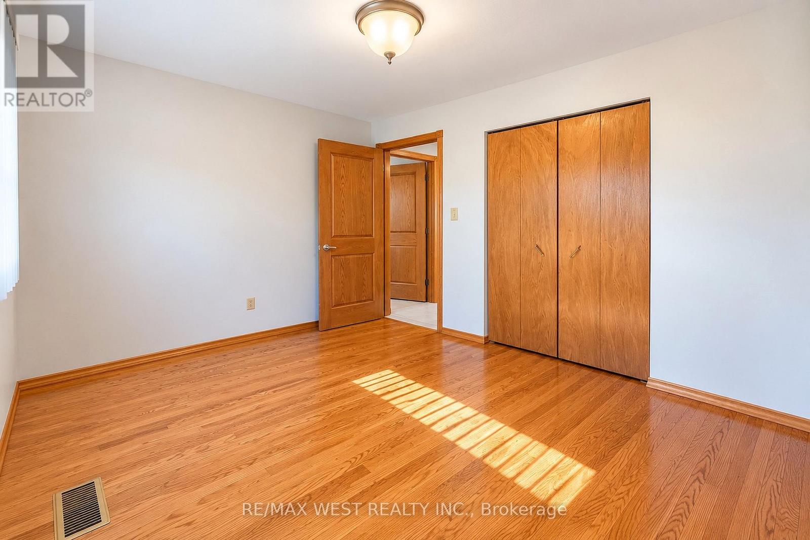 34 Glen Castle Drive Property Photo 9
