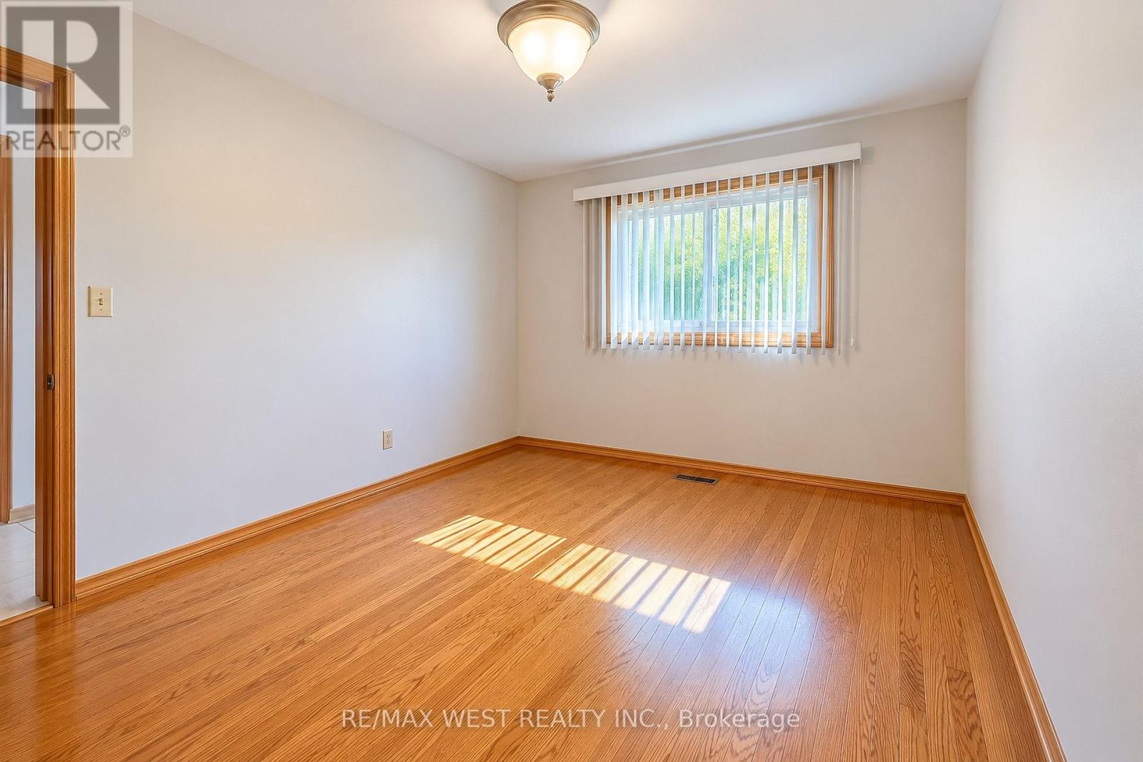 34 Glen Castle Drive Property Photo 11