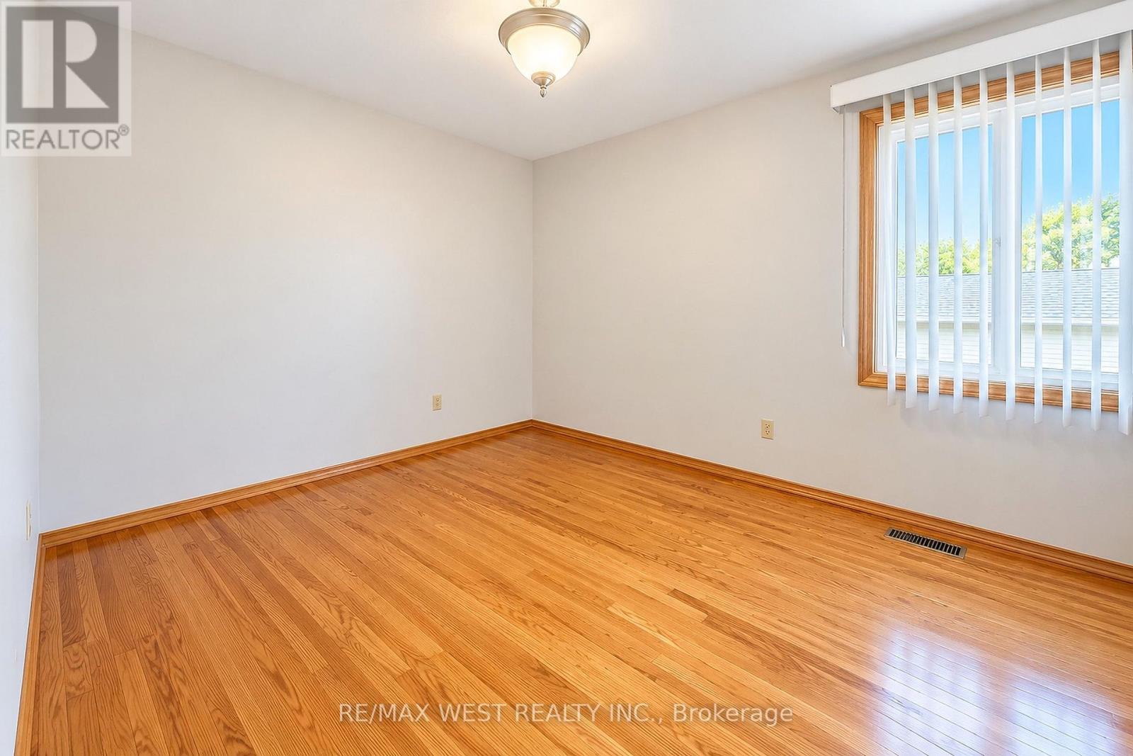 34 Glen Castle Drive Property Photo 13