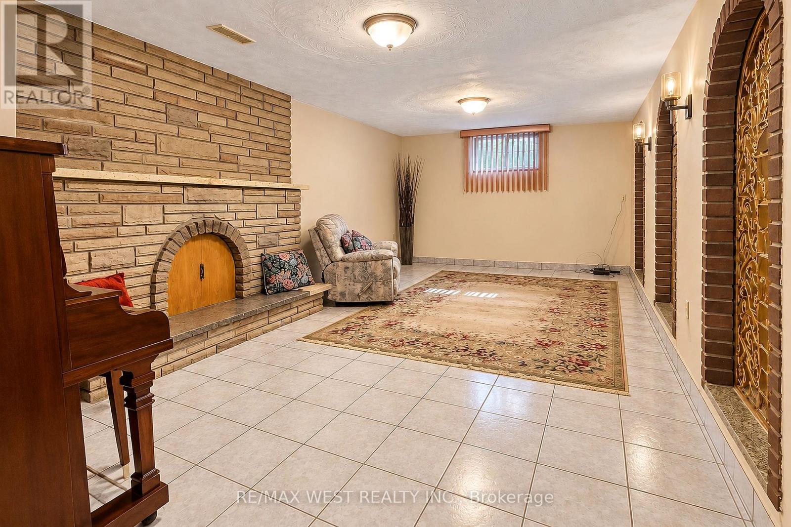 34 Glen Castle Drive Property Photo 15