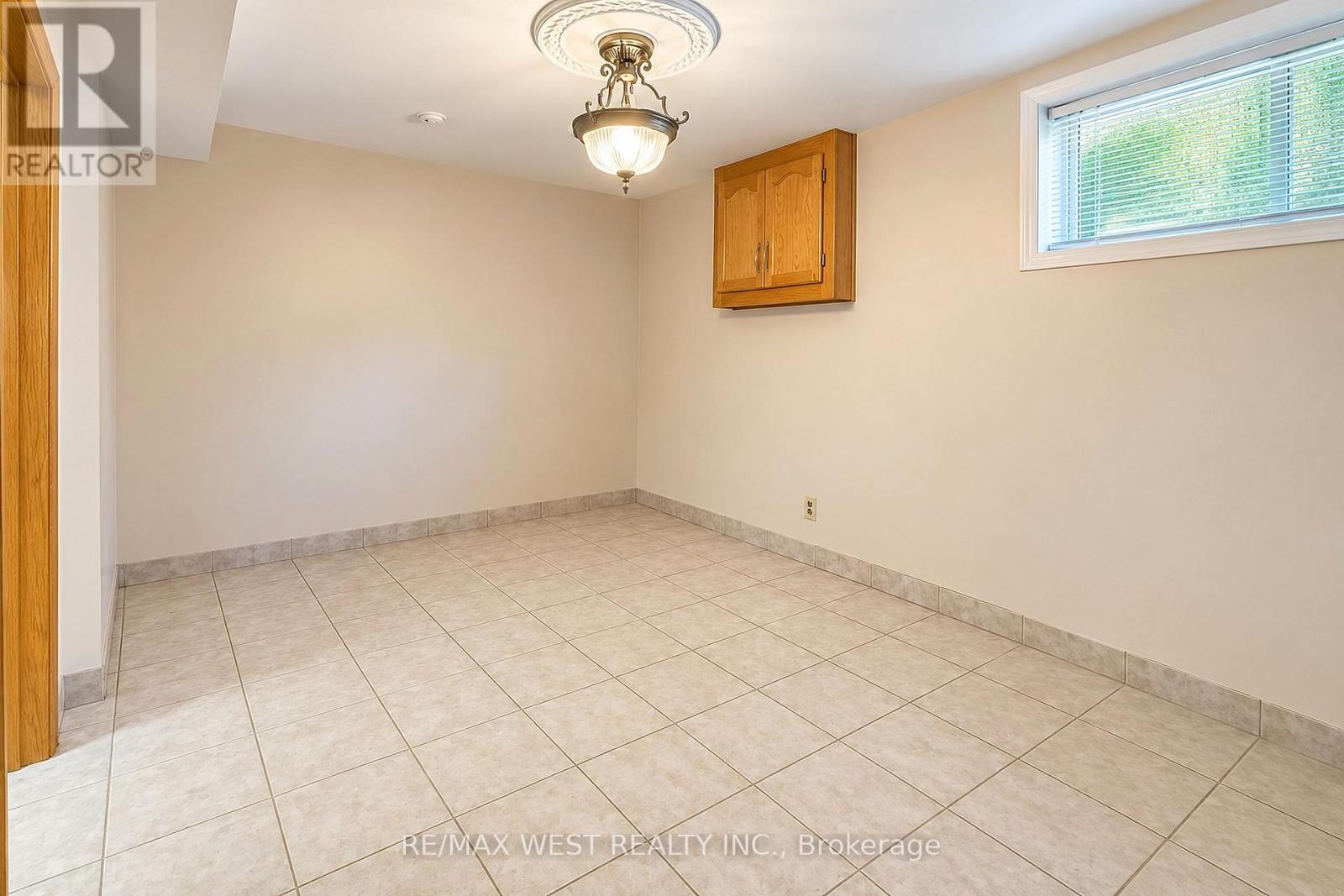 34 Glen Castle Drive Property Photo 18