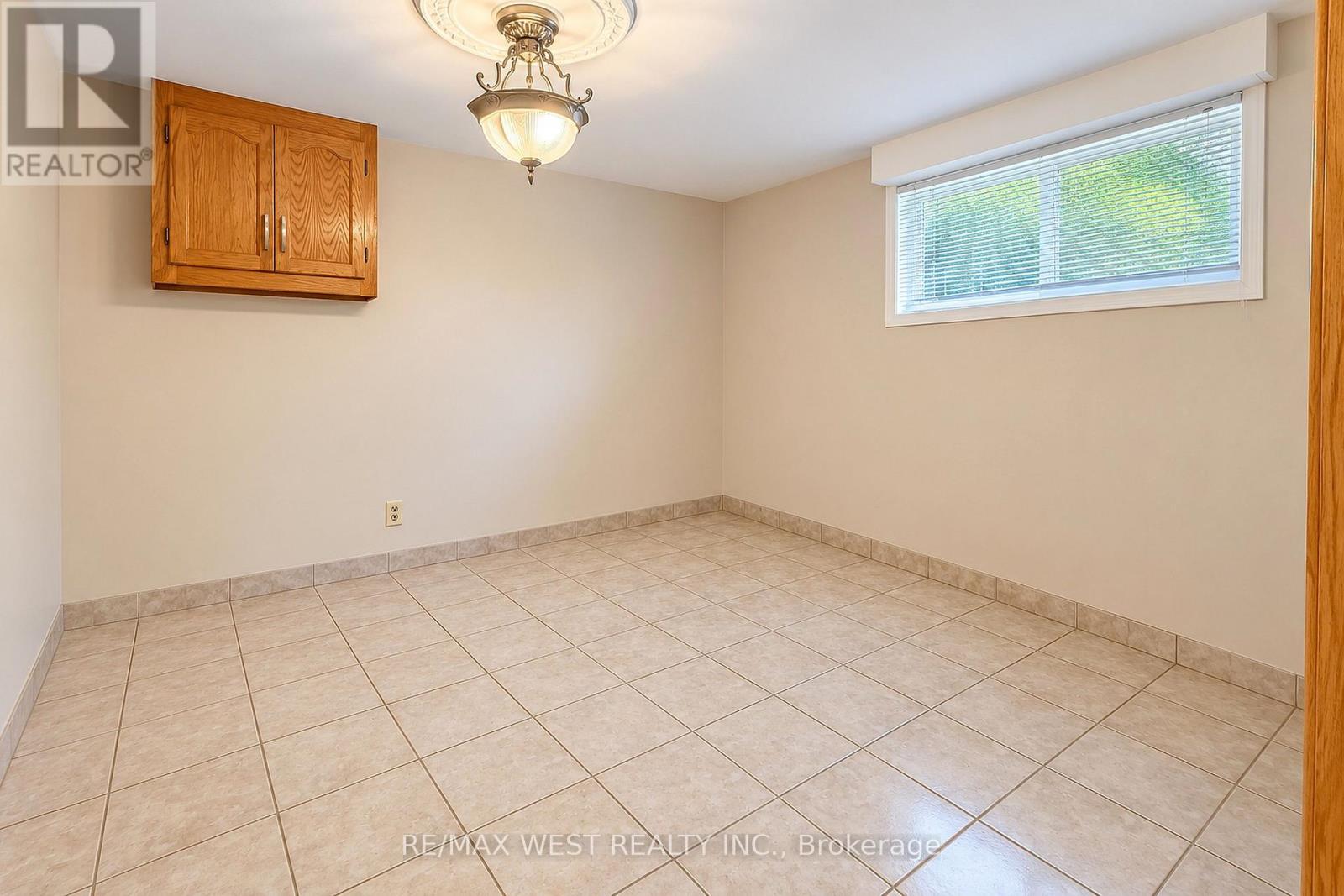 34 Glen Castle Drive Property Photo 19