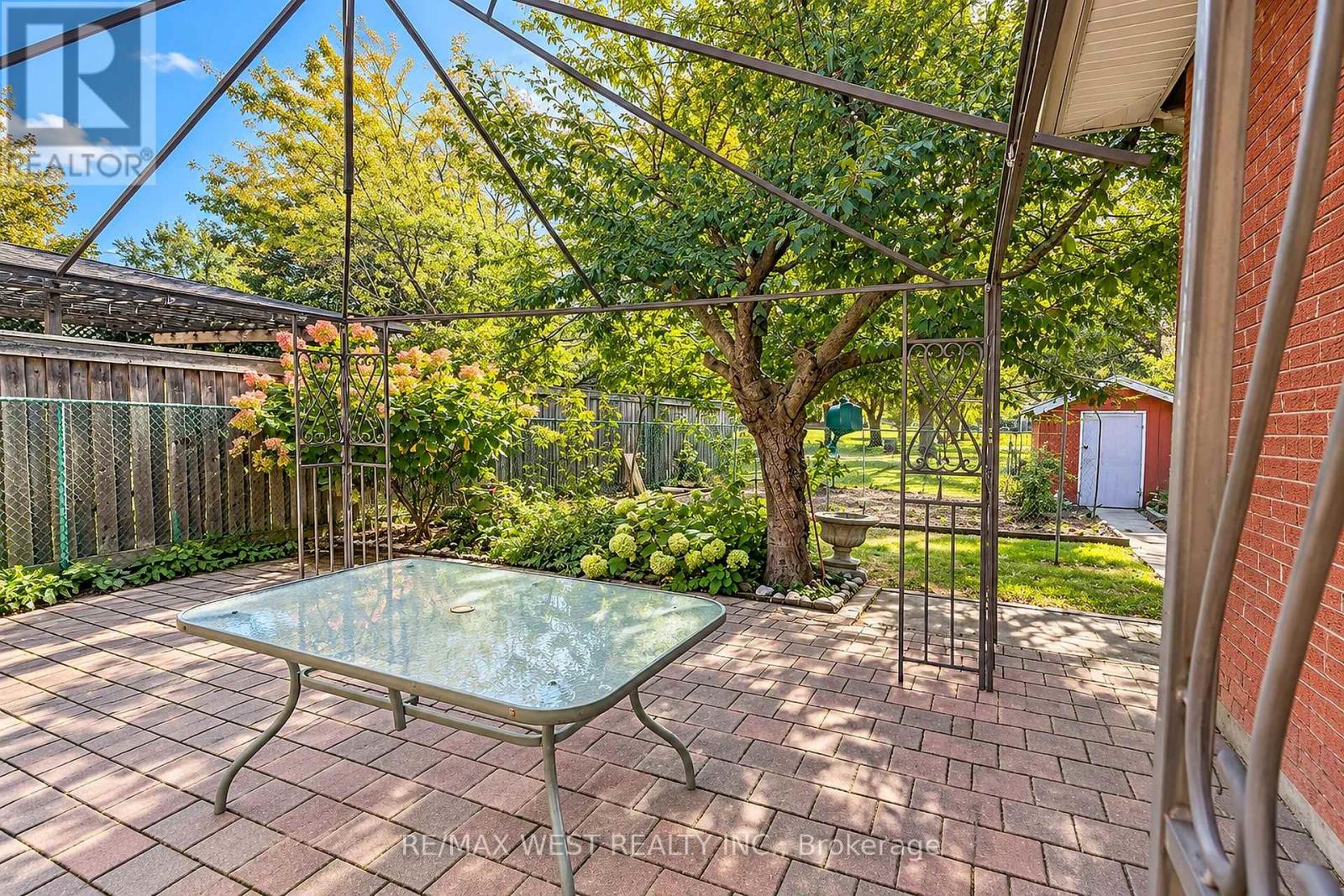 34 Glen Castle Drive Property Photo 22