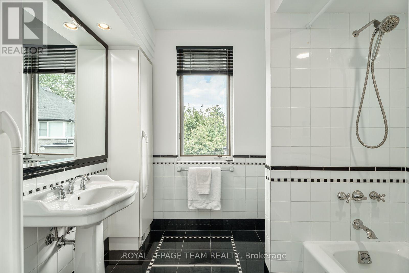 725 Manor Avenue Property Photo 26