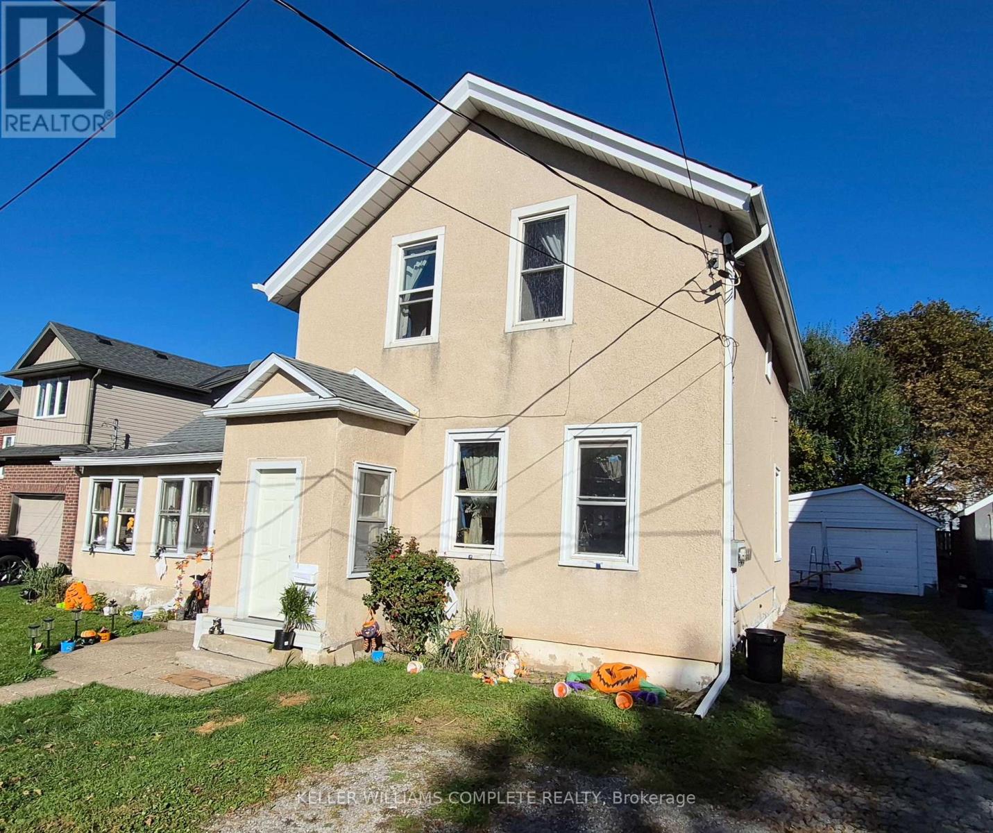 20 Carleton Street N Property Photo 2