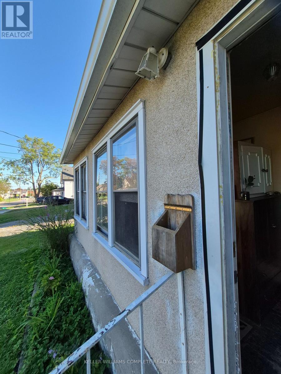 20 Carleton Street N Property Photo 8