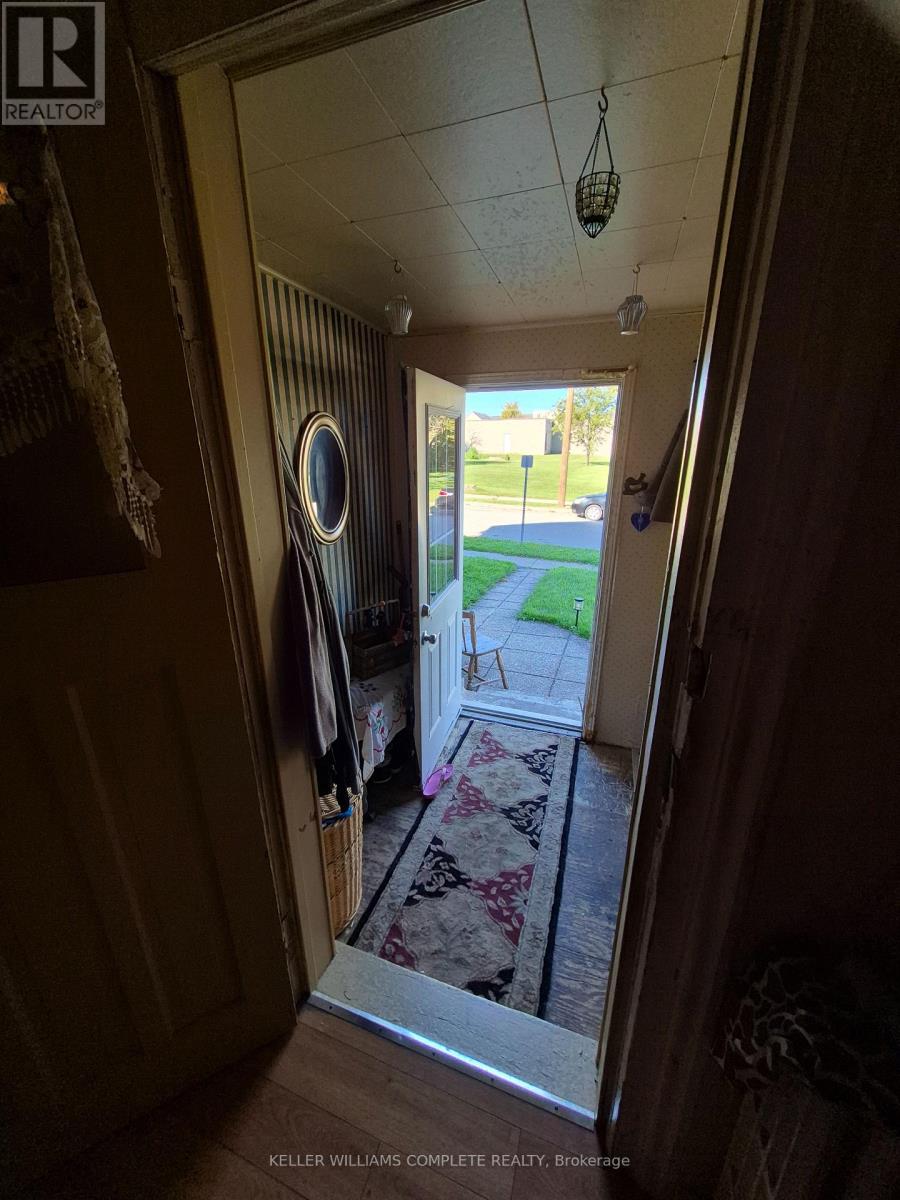 20 Carleton Street N Property Photo 9