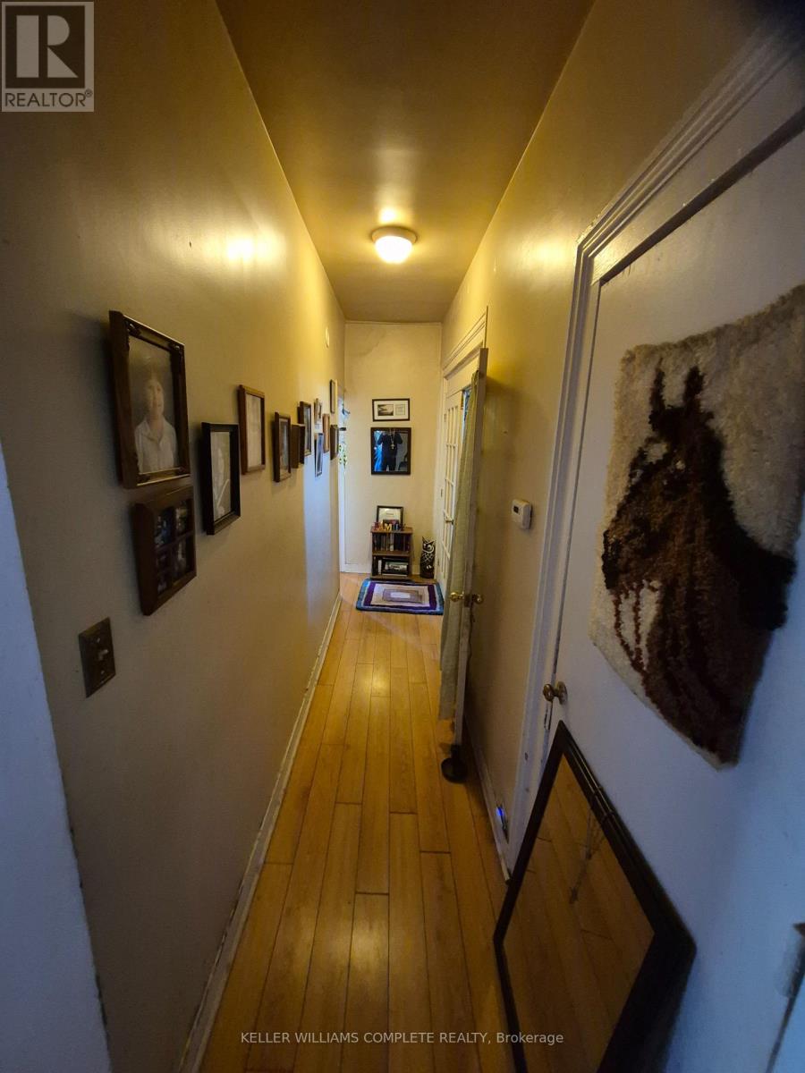 20 Carleton Street N Property Photo 12