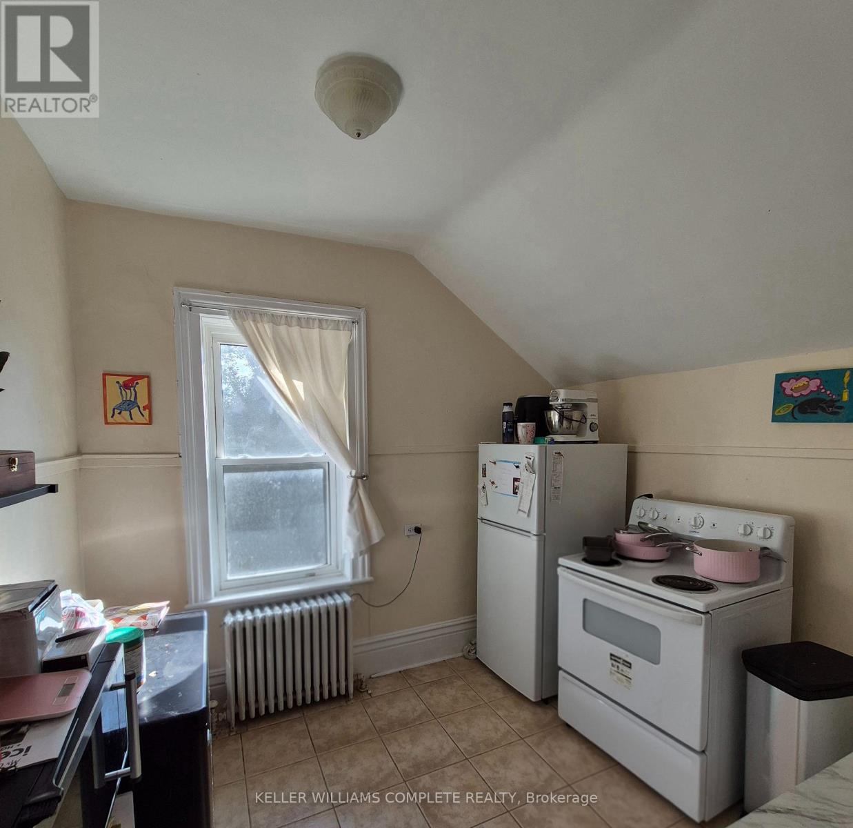 20 Carleton Street N Property Photo 20