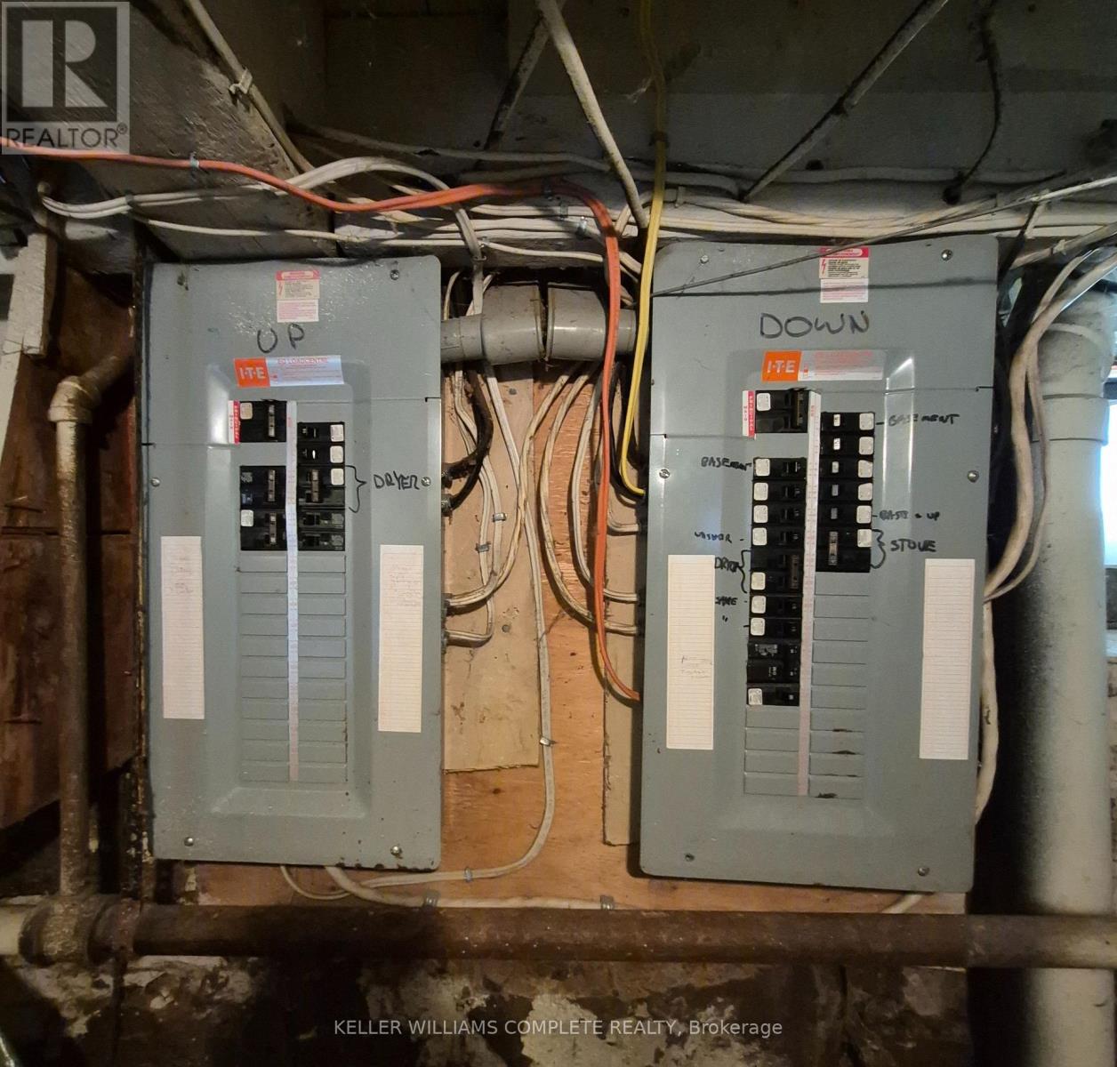 20 Carleton Street N Property Photo 25