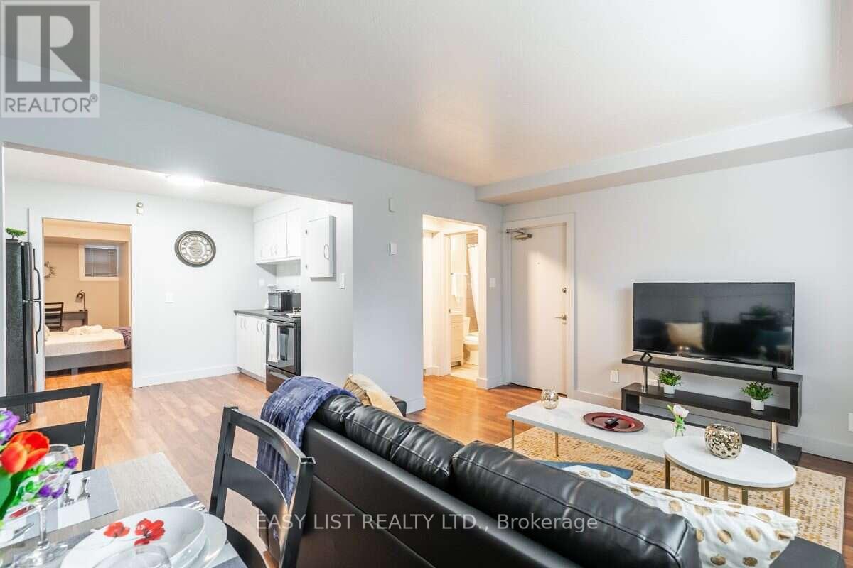203-205 Marier Avenue Property Photo 8