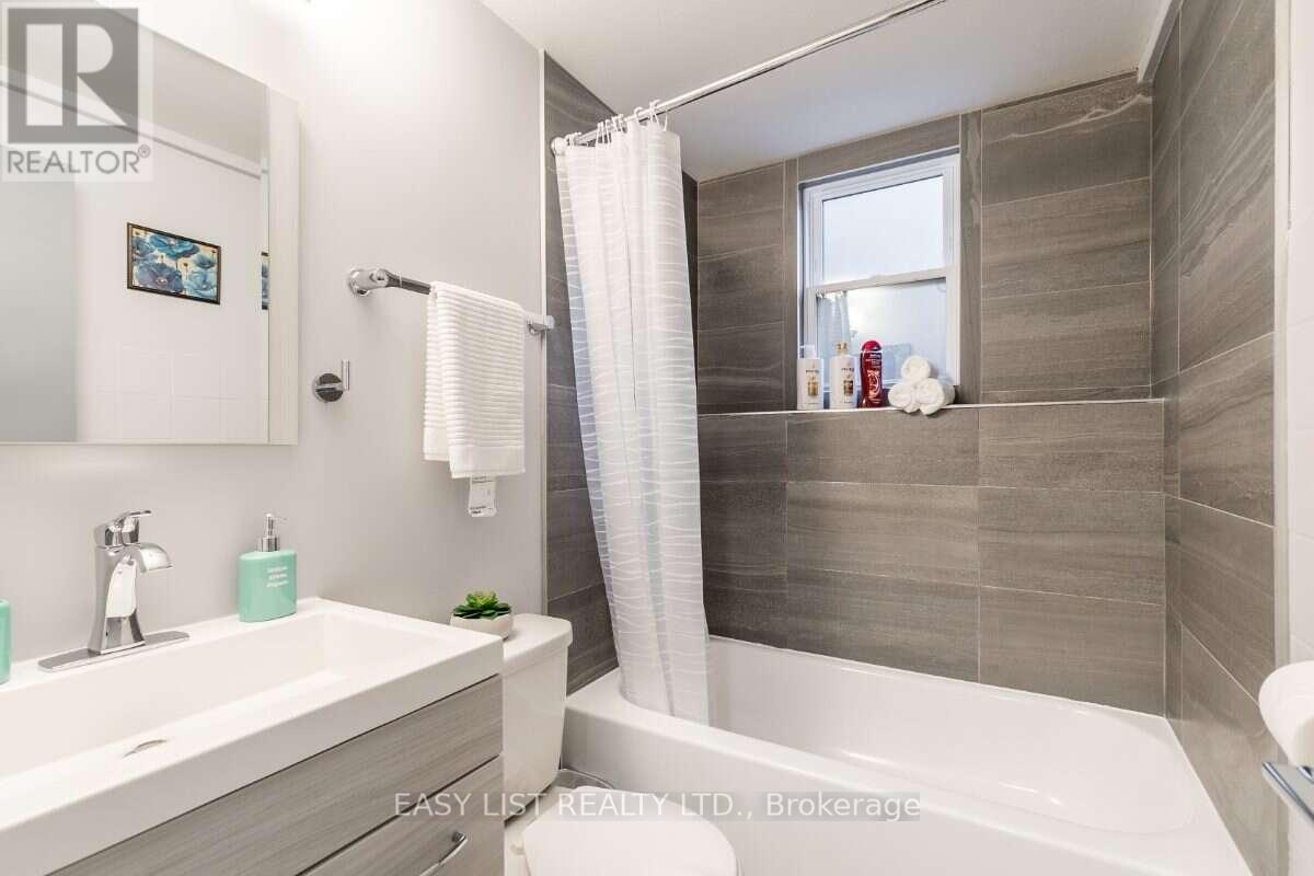 203-205 Marier Avenue Property Photo 11
