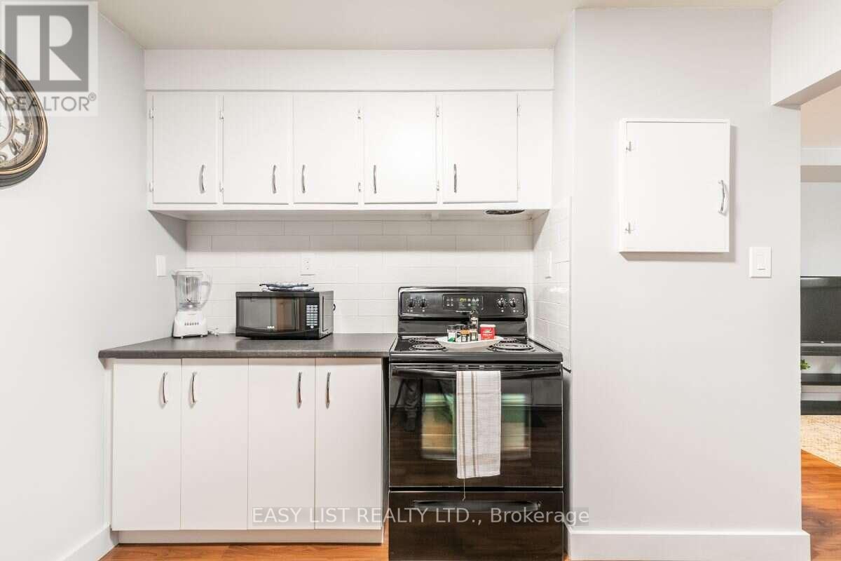 203-205 Marier Avenue Property Photo 14