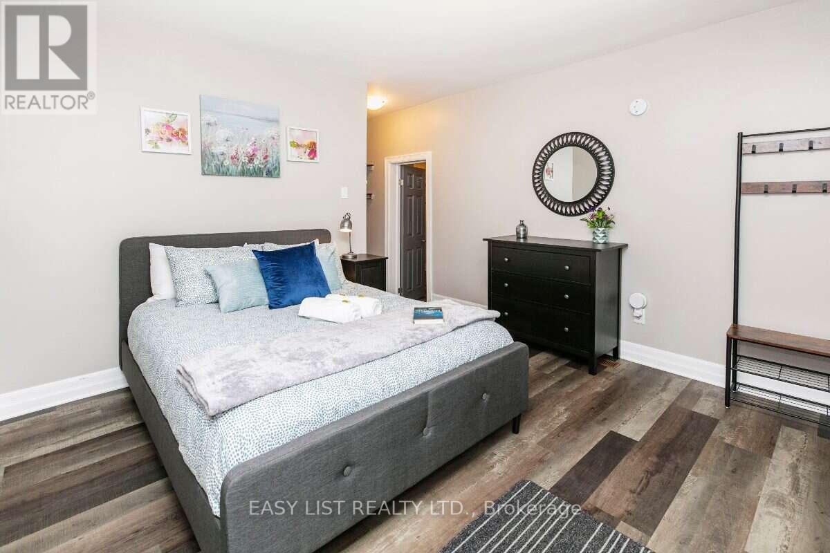 203-205 Marier Avenue Property Photo 27