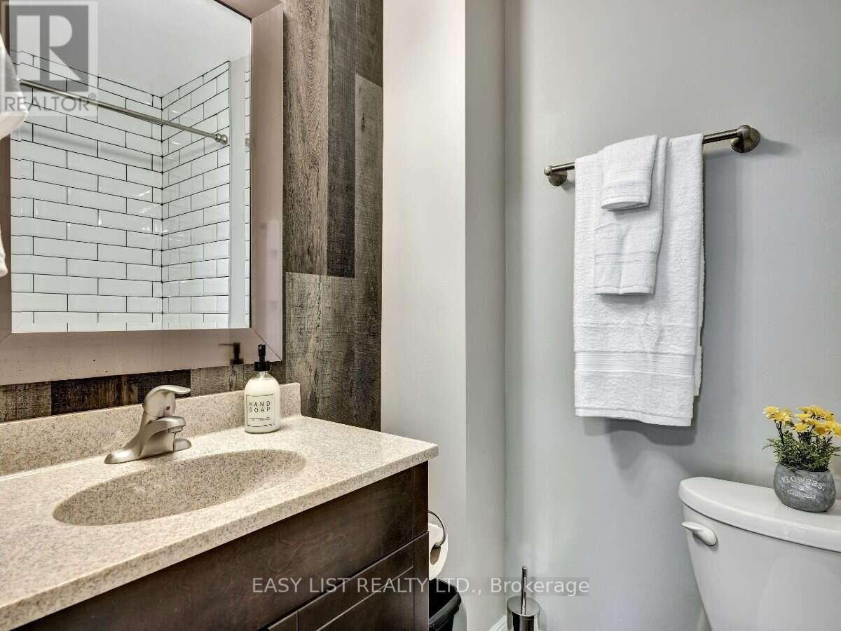 203-205 Marier Avenue Property Photo 38