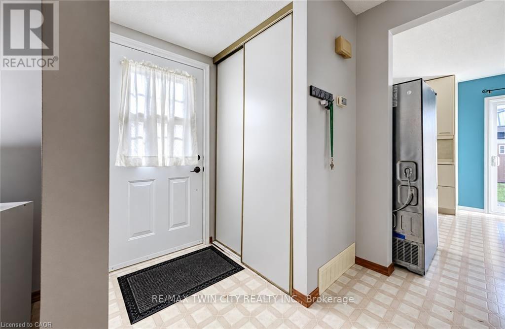 136 Sekura Crescent Property Photo 3