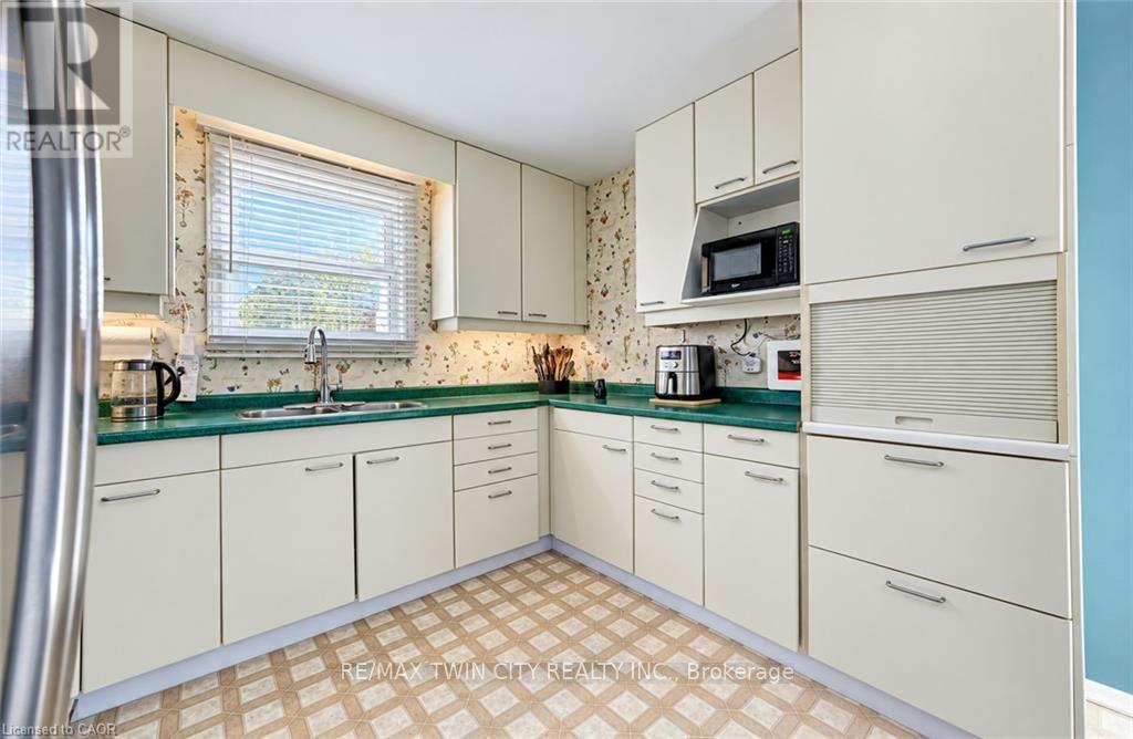 136 Sekura Crescent Property Photo 9