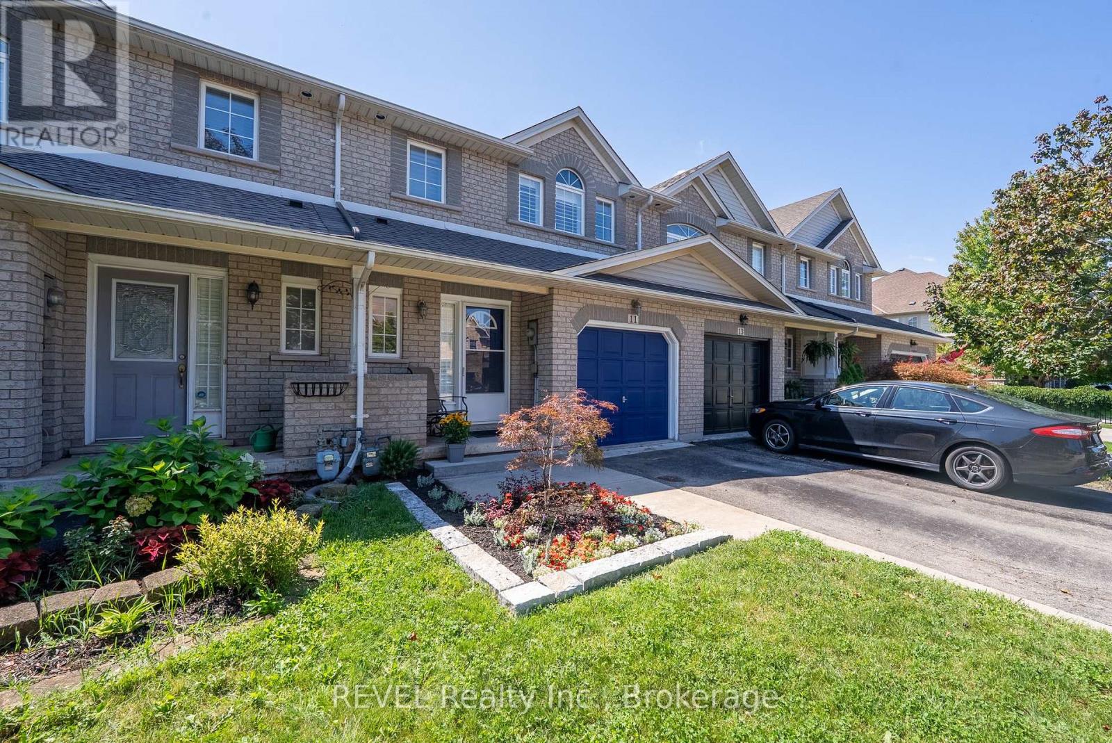 11 Elderberry Avenue Property Photo 2