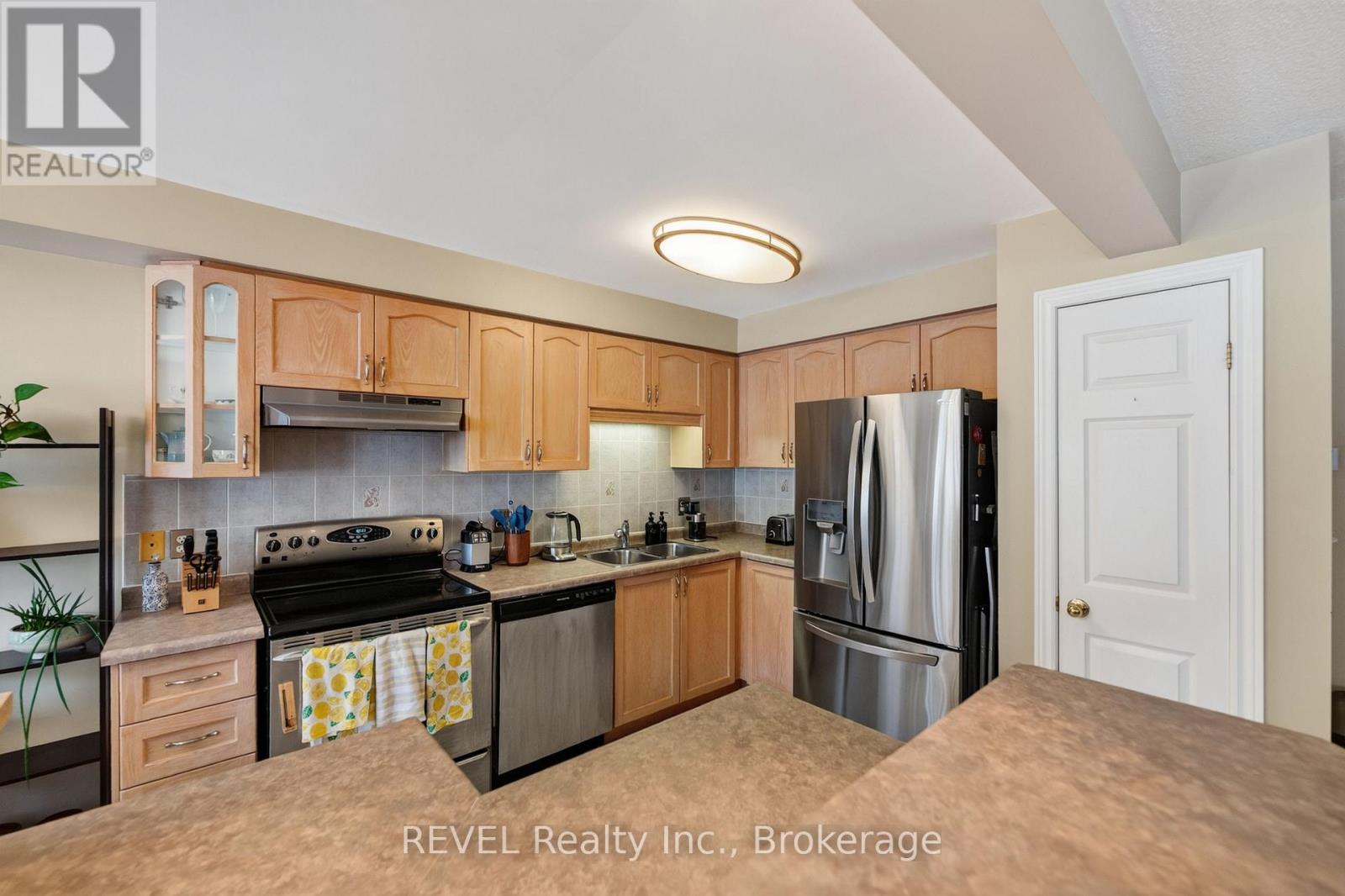11 Elderberry Avenue Property Photo 17