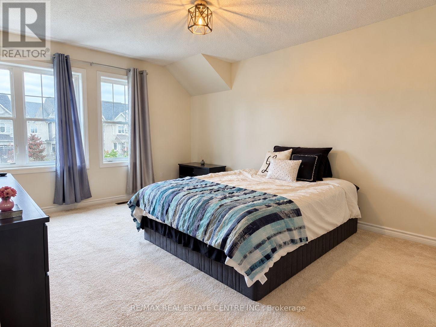 639 Hammond Street W Property Photo 15