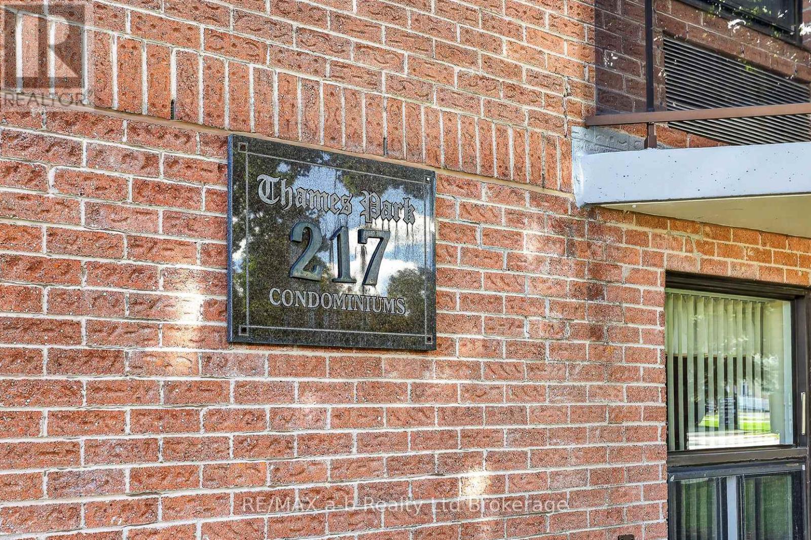 406 - 217 THAMES STREET S Property Photo 1