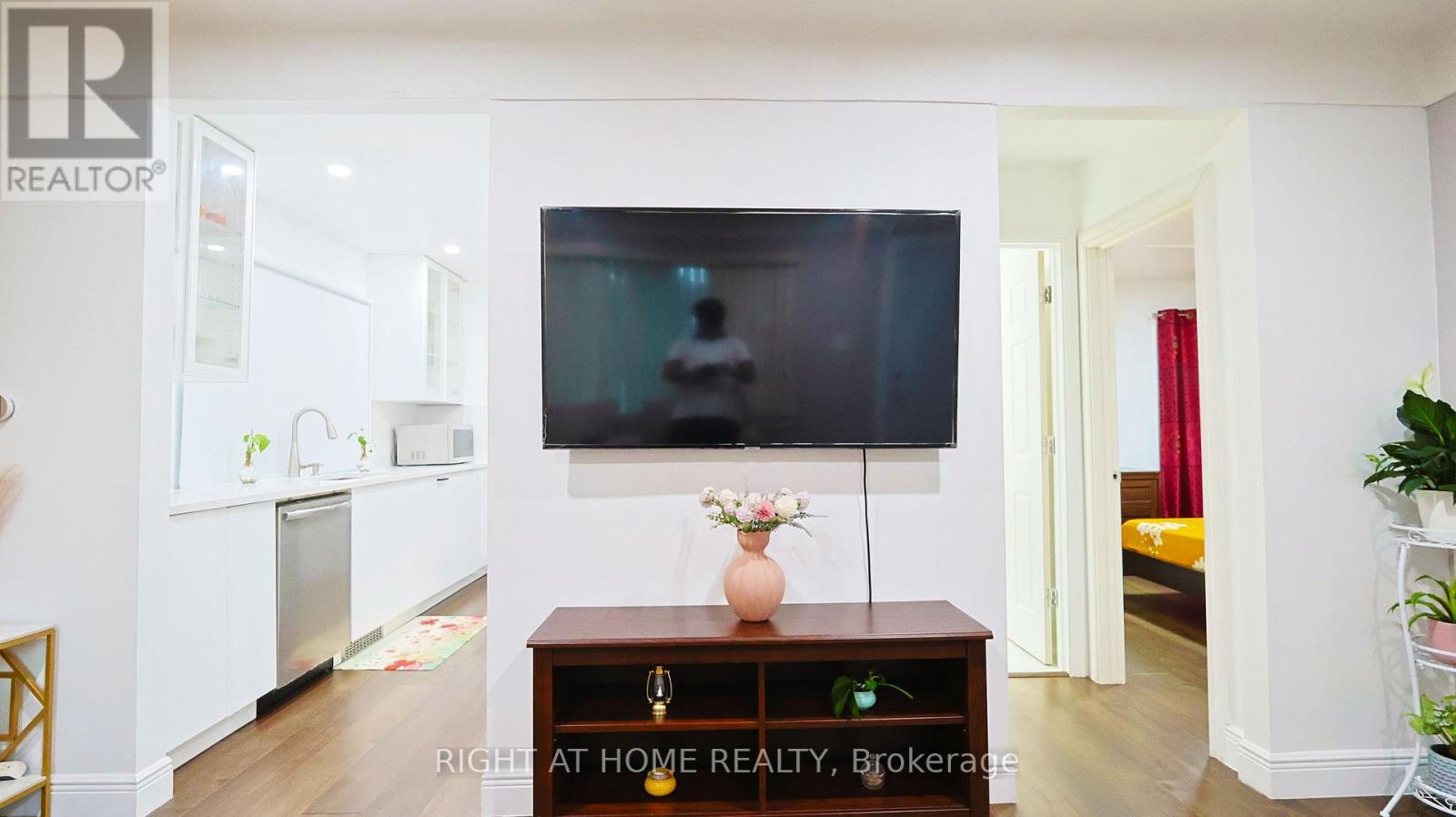 82 Normanhurst Avenue Property Photo 9