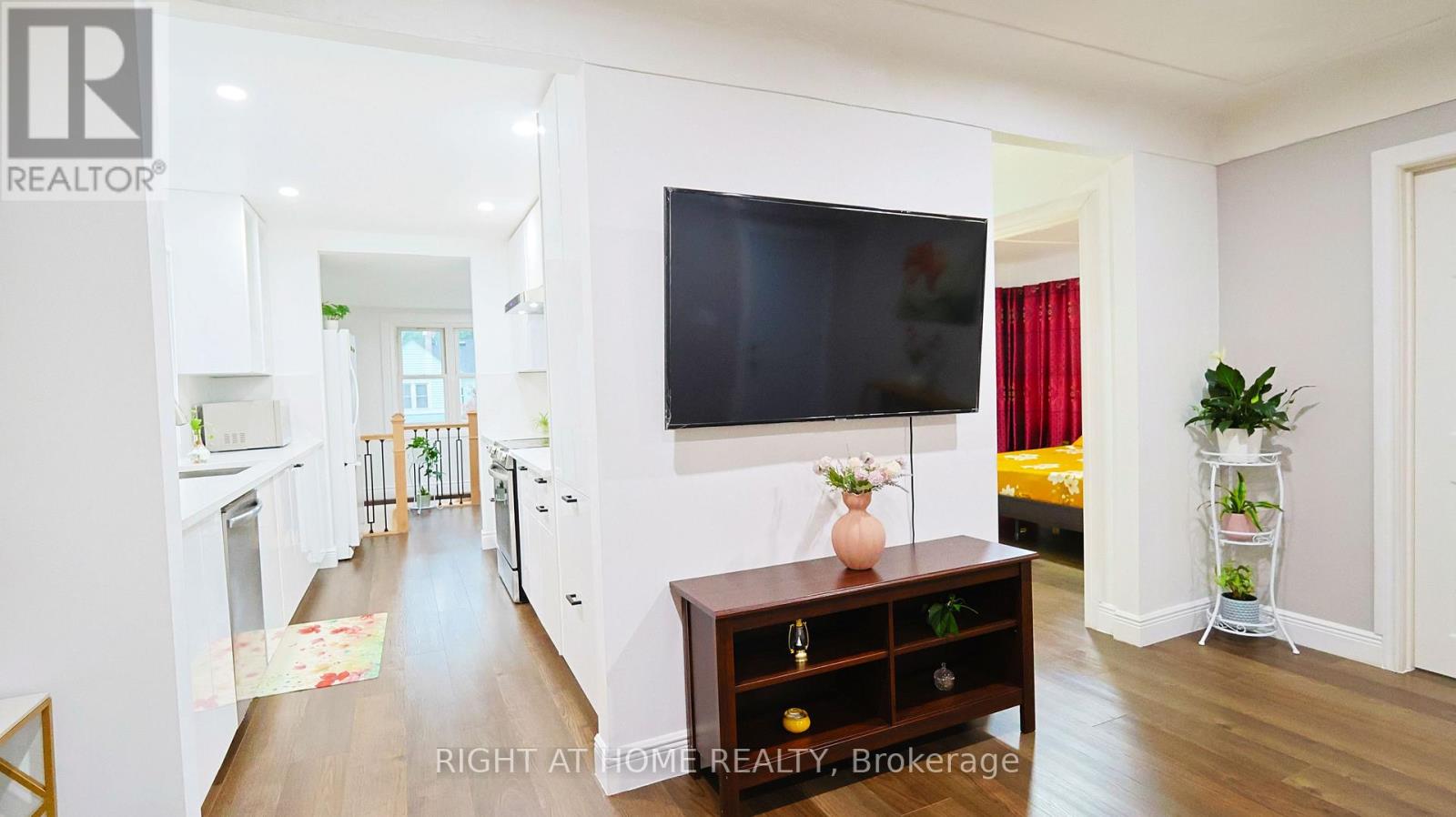 82 Normanhurst Avenue Property Photo 10