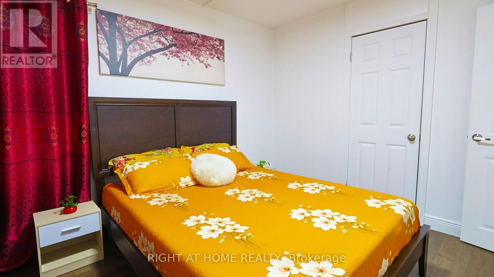 82 Normanhurst Avenue Property Photo 13