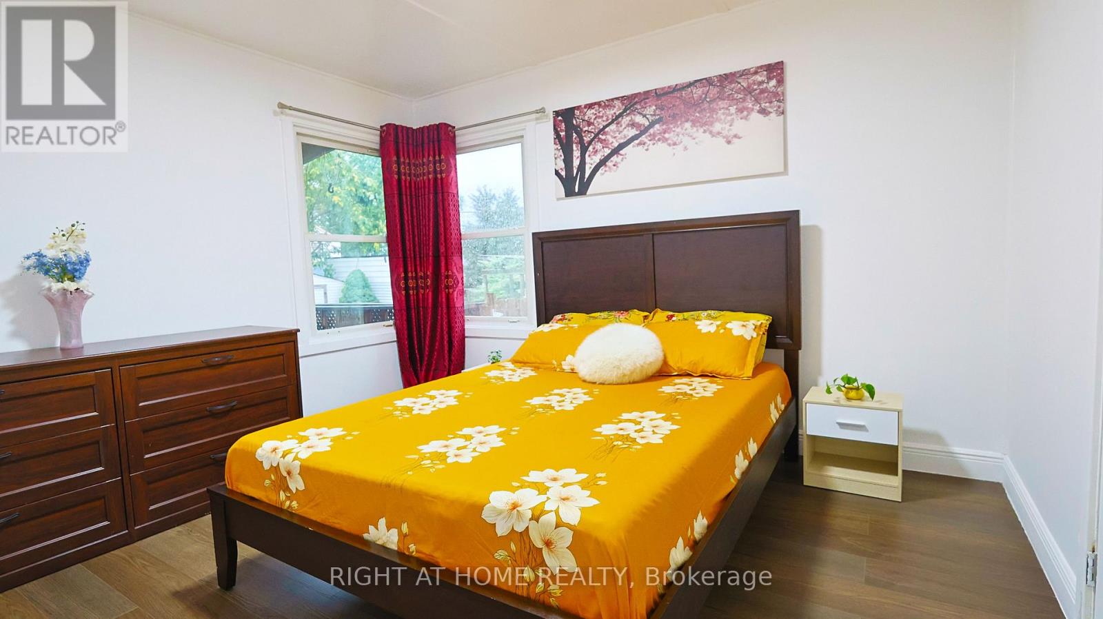 82 Normanhurst Avenue Property Photo 14